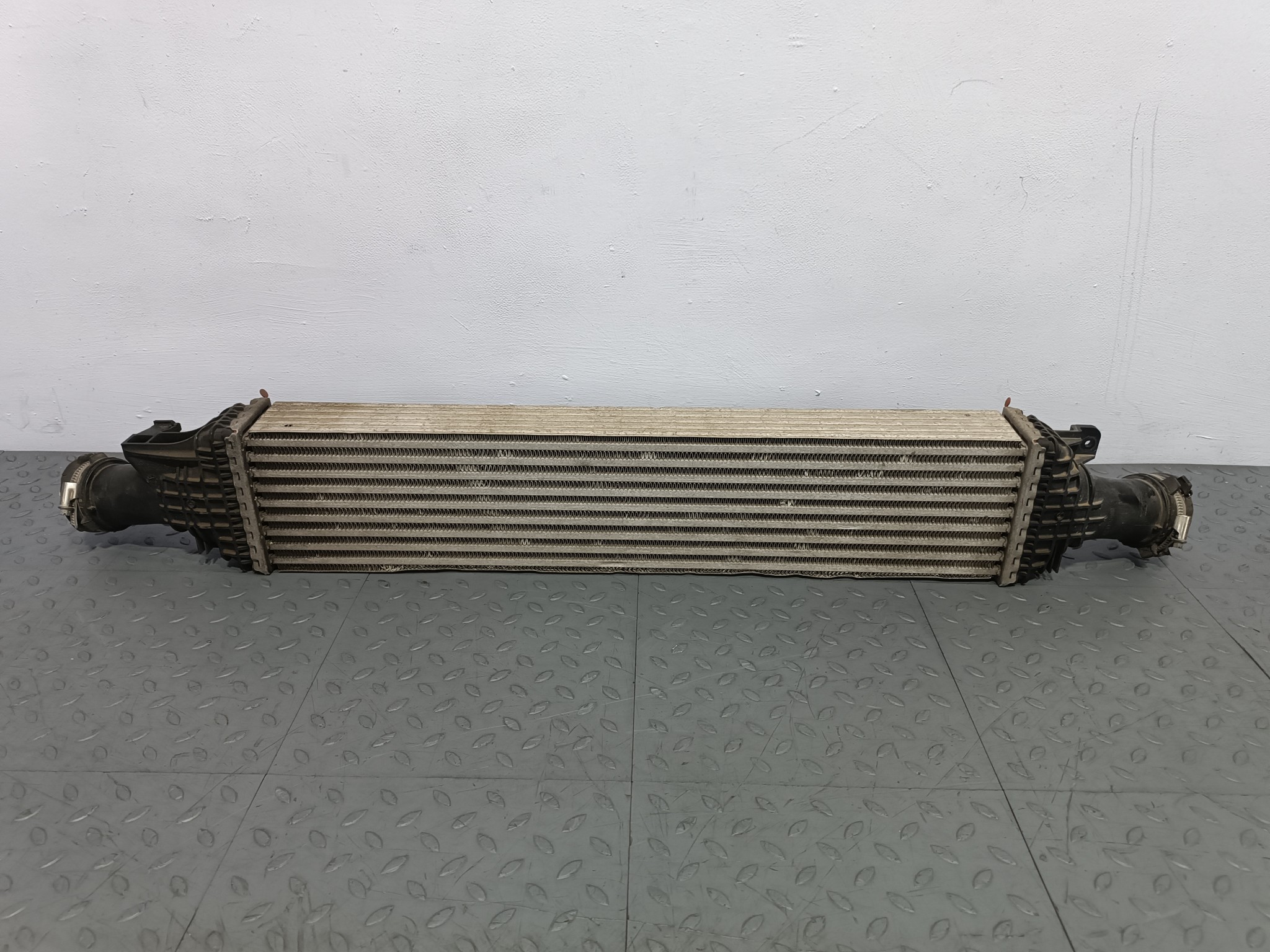 РАДИАТОР ИНТЕРКУЛЕРА AUDI 8K0145805G S3896