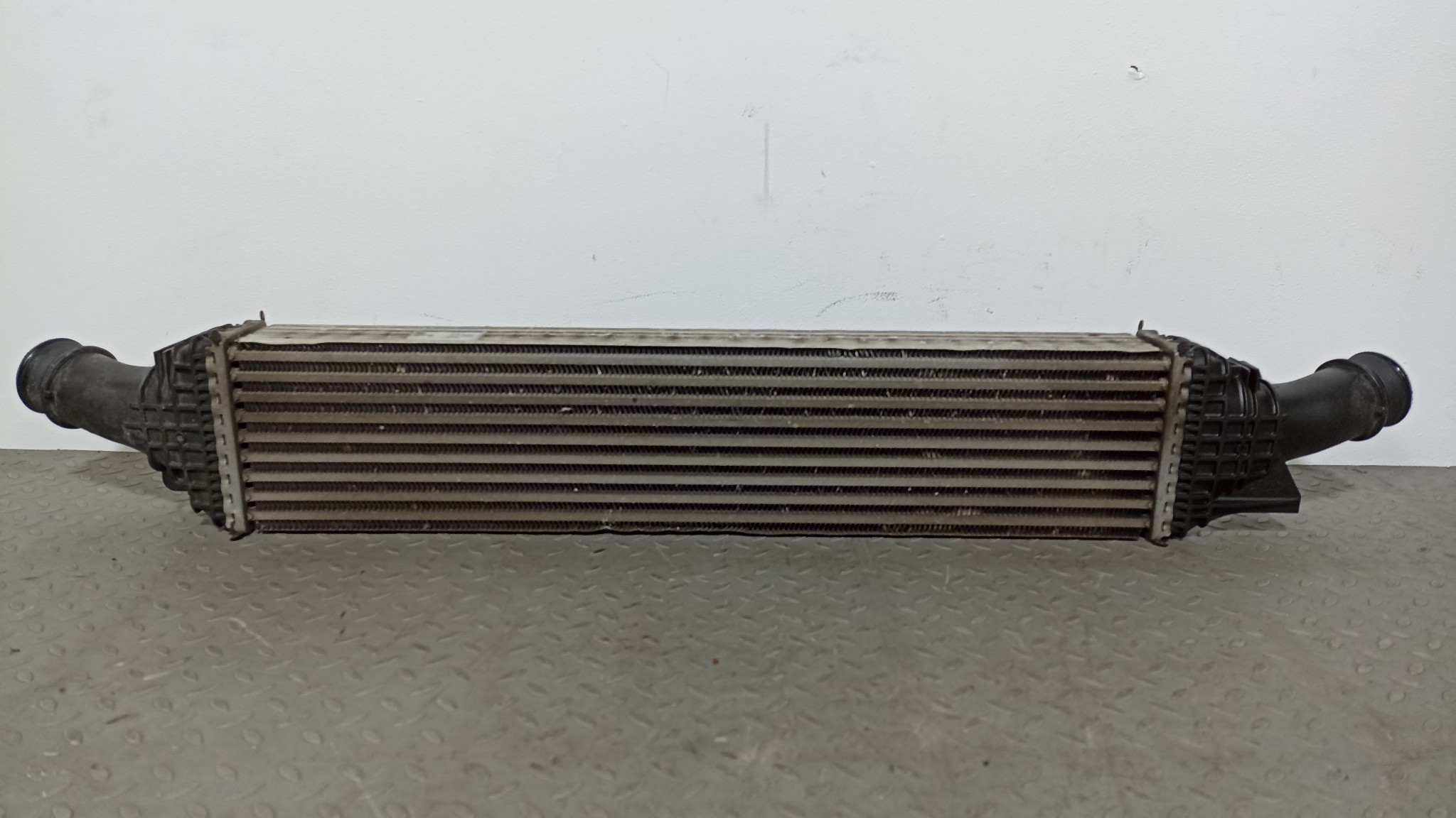 РАДИАТОР ИНТЕРКУЛЕРА AUDI 8K0145805G YE083Z