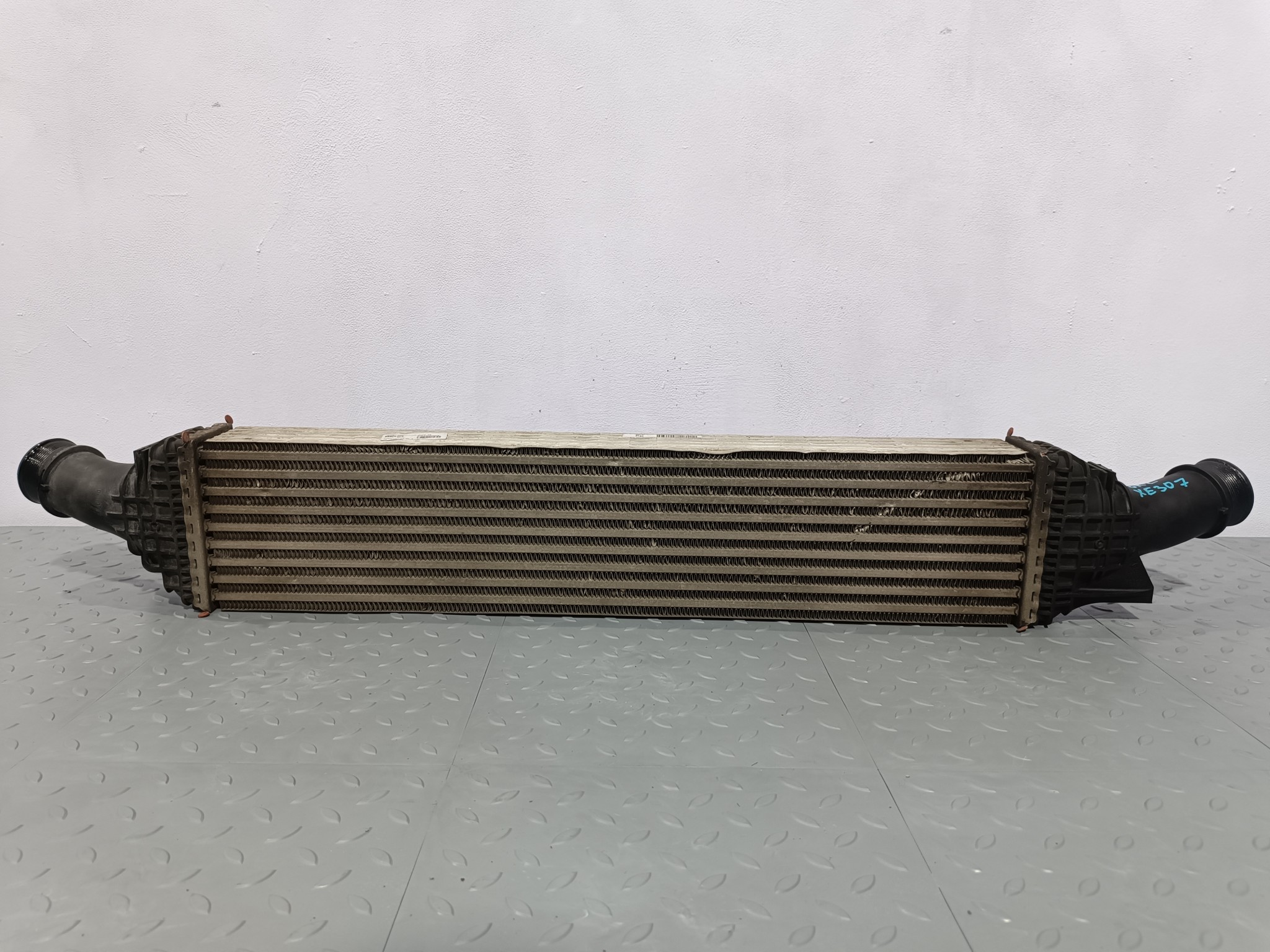 РАДИАТОР ИНТЕРКУЛЕРА AUDI 8K0145805G XE307Z