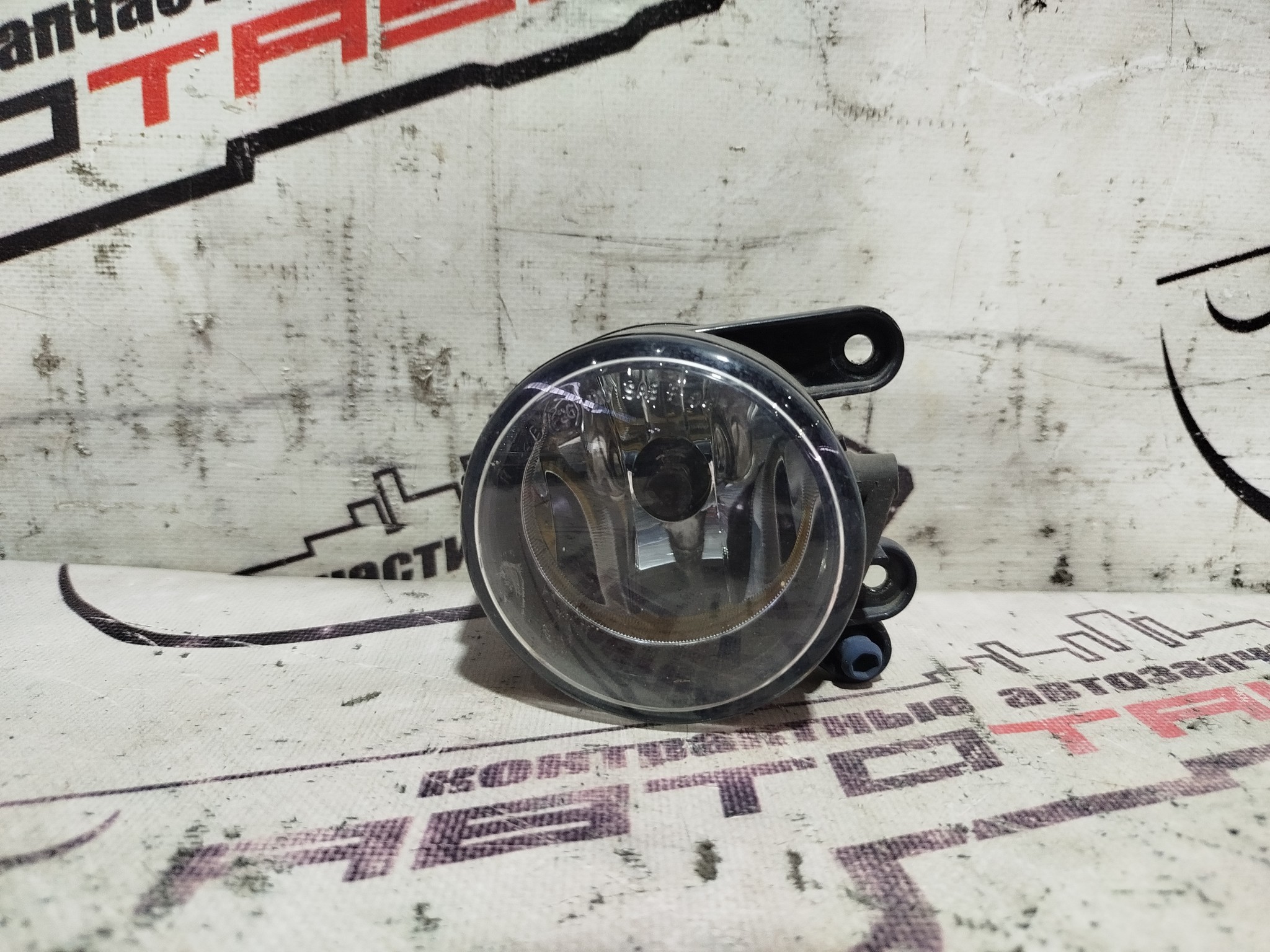 ТУМАНКА VOLKSWAGEN ПРАВАЯ 1T0941700C KA9256Z