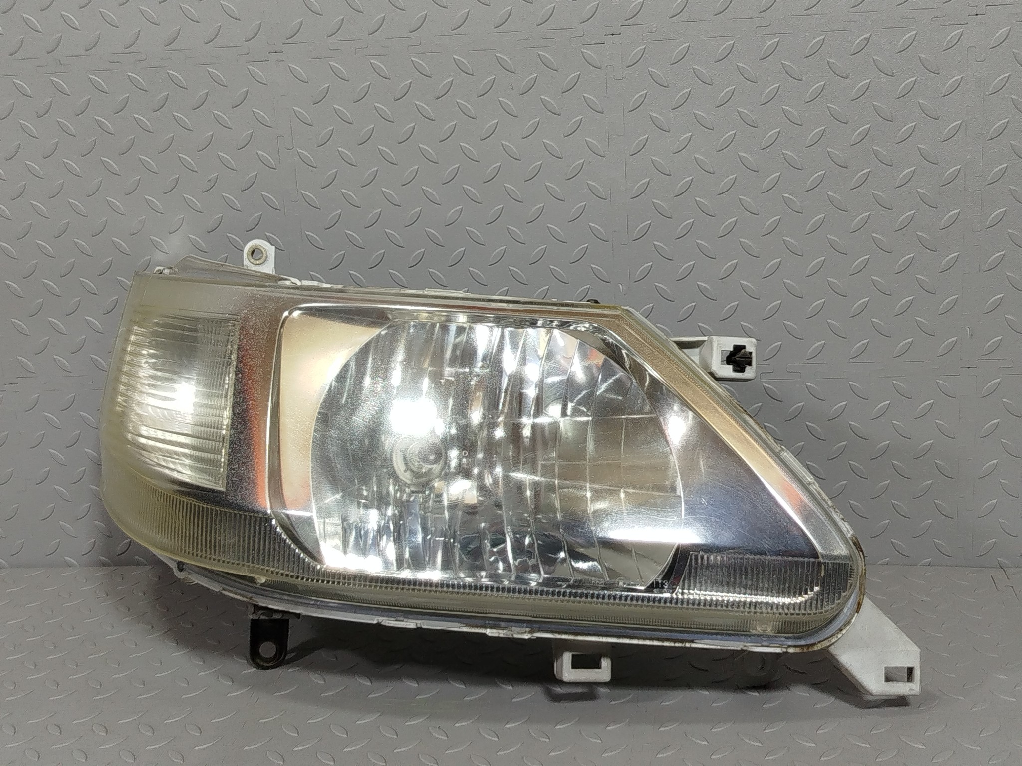 ФАРА NISSAN ПРАВАЯ 26010CX025  S4396Z