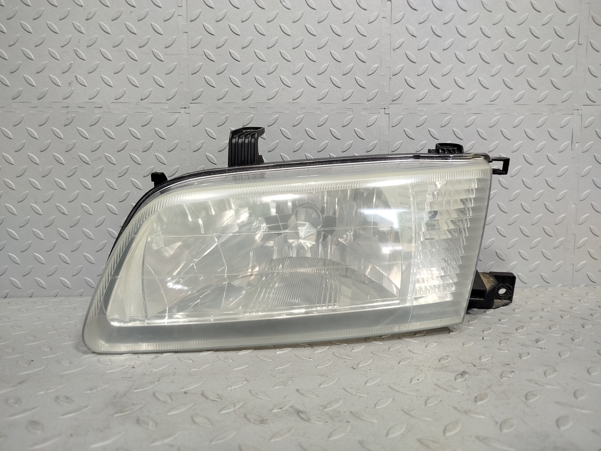 ФАРА NISSAN ЛЕВАЯ 260604M429  KE827