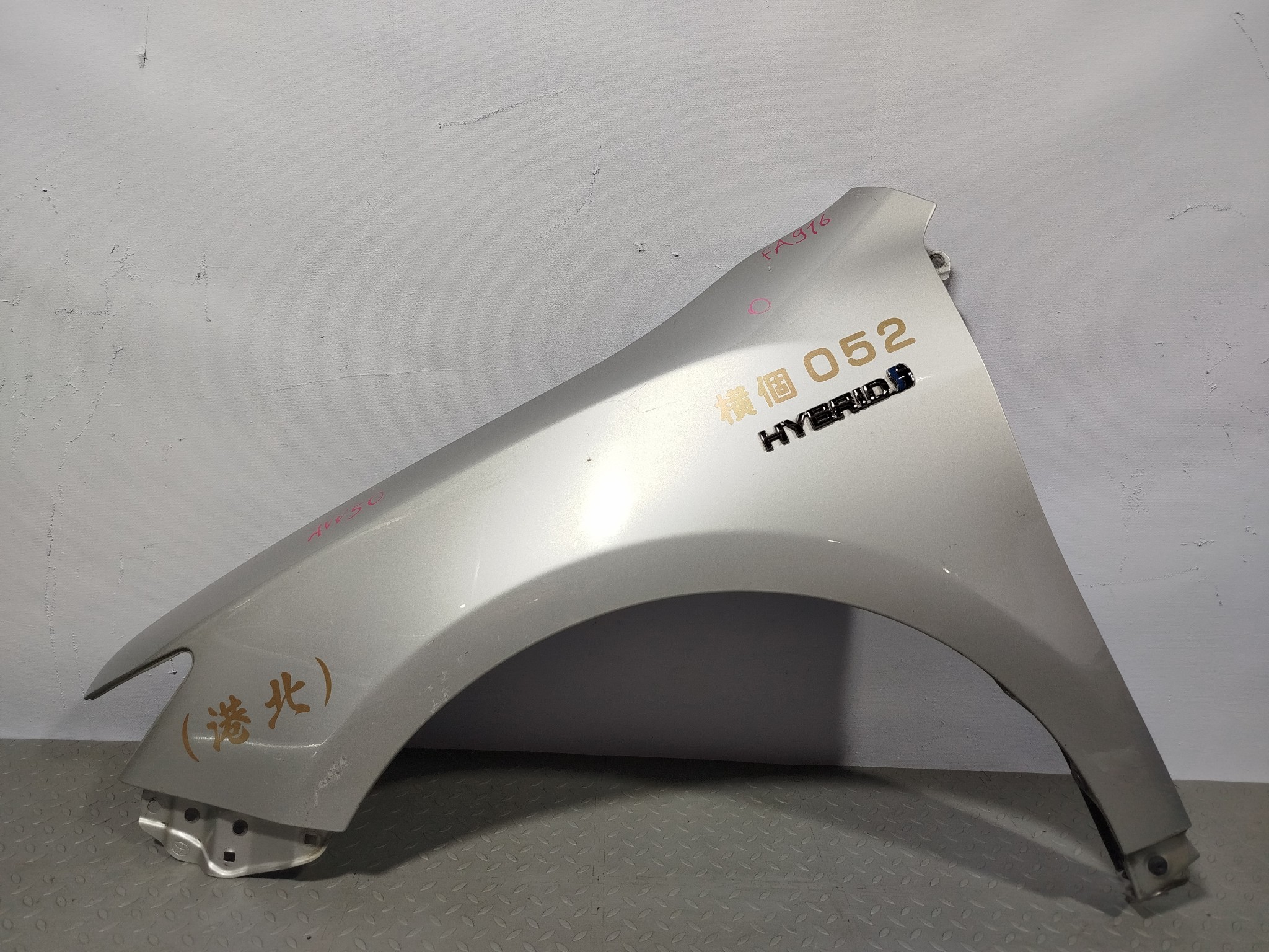 КРЫЛО TOYOTA DAIHATSU ALTIS CAMRY 5381233210 ПЕРЕДНЕЕ ЛЕВОЕ серебро, 1F7 FA916