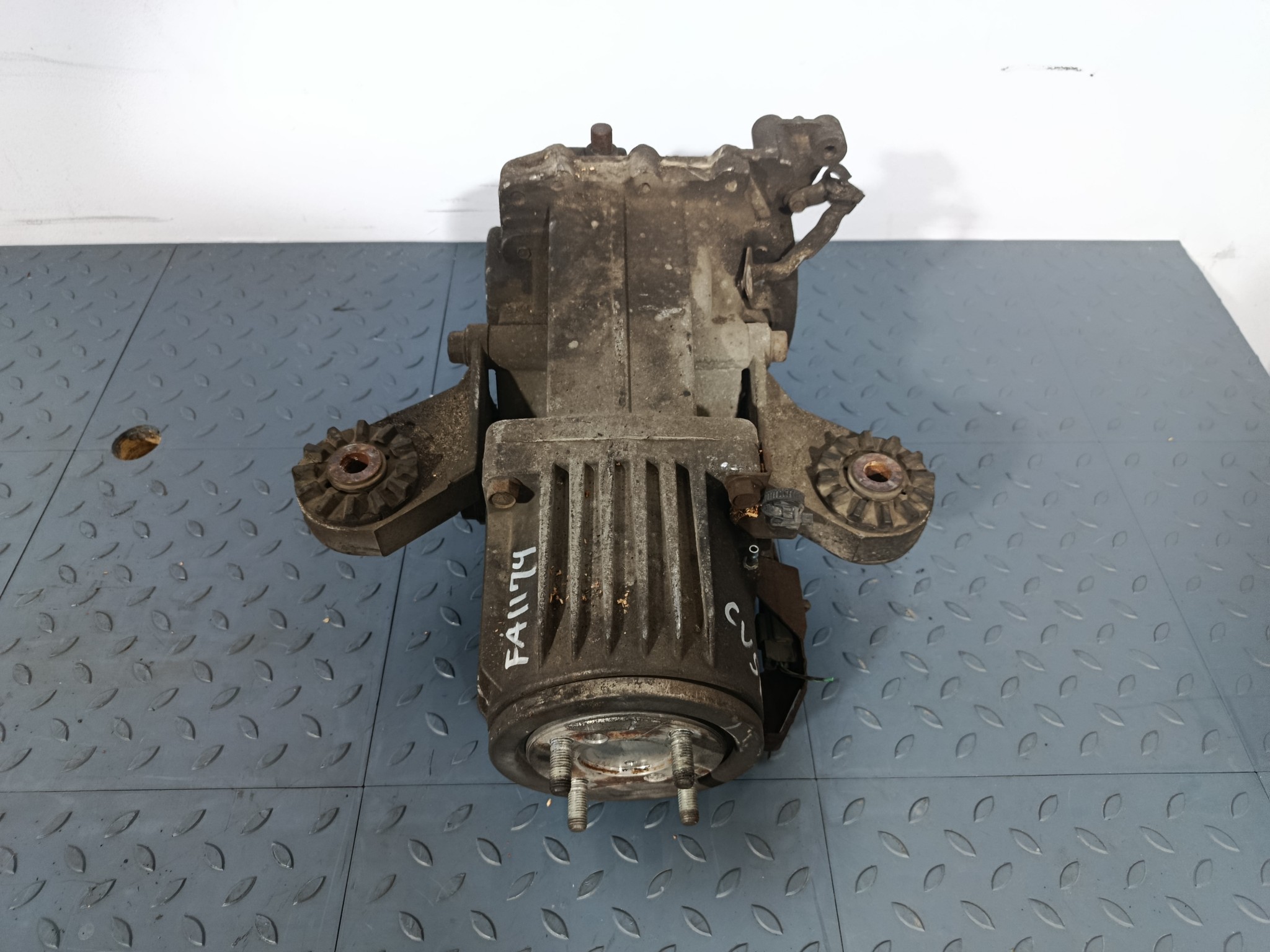 РЕДУКТОР MITSUBISHI ЗАДНИЙ 3501A114  FA1174