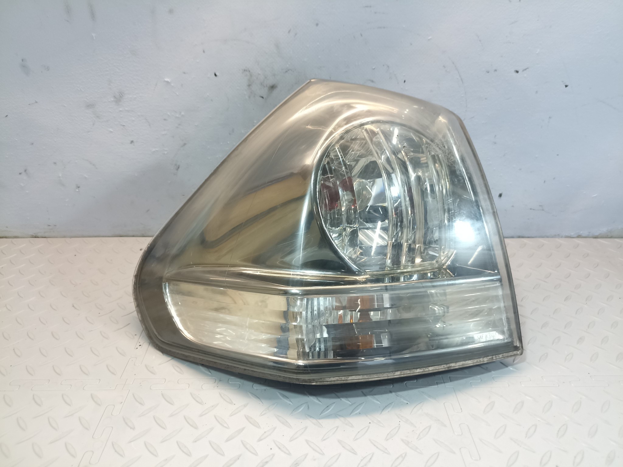 ФОНАРЬ TOYOTA LEXUS ЛЕВЫЙ 8156048060  FA1033