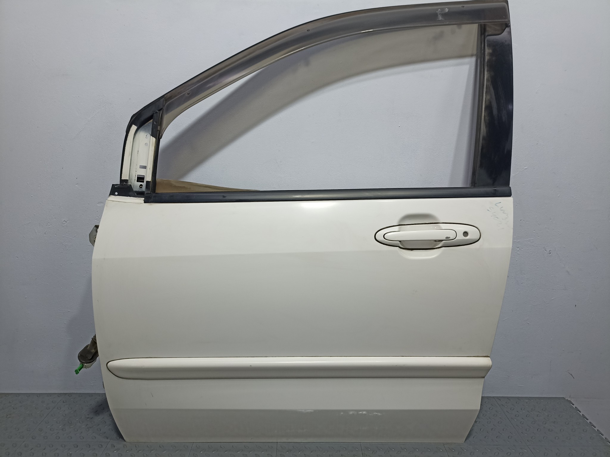 ДВЕРЬ MAZDA MPV LC6259031D ПЕРЕДНЯЯ ЛЕВАЯ  белый, A3D S4021