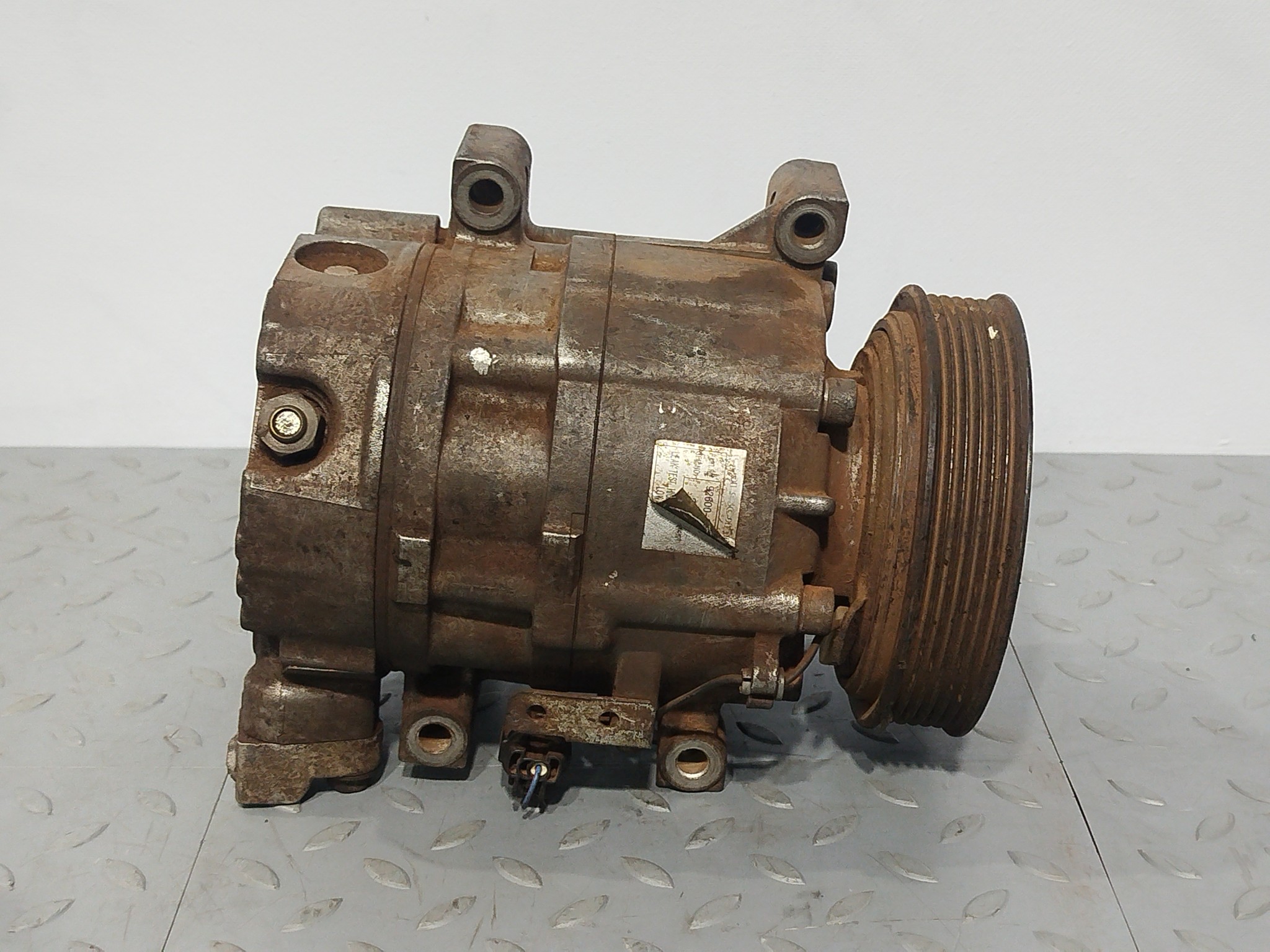КОМПРЕССОР КОНДИЦИОНЕРА NISSAN 92600AU000  D2150