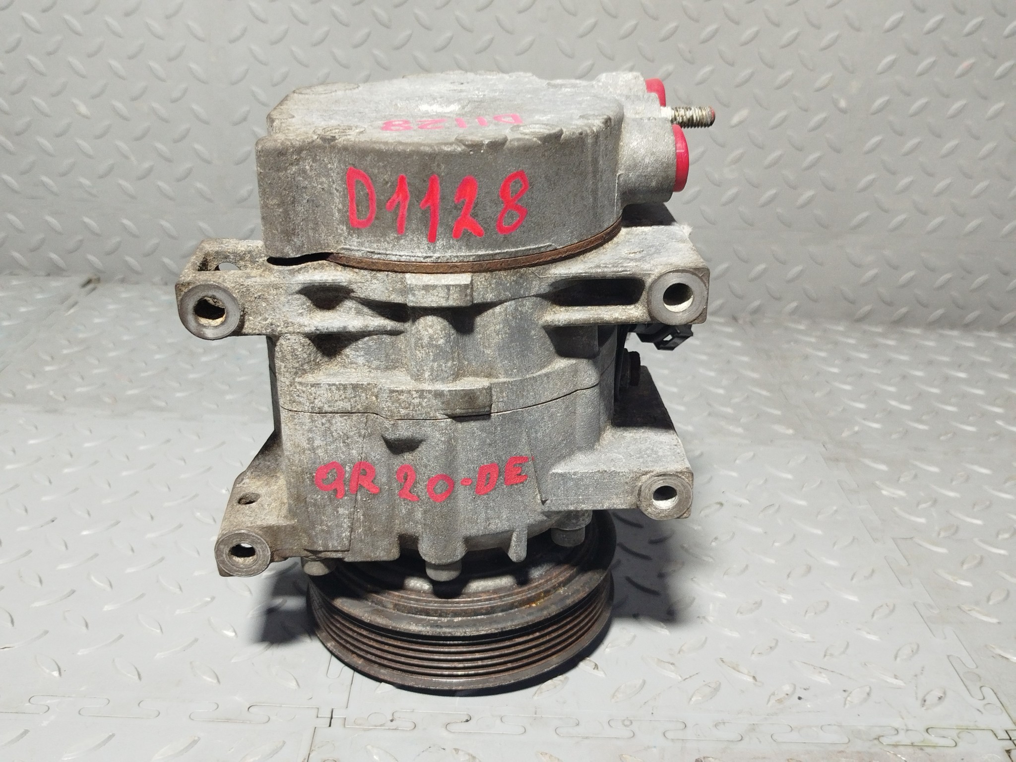 КОМПРЕССОР КОНДИЦИОНЕРА NISSAN 92600AU000  D1128