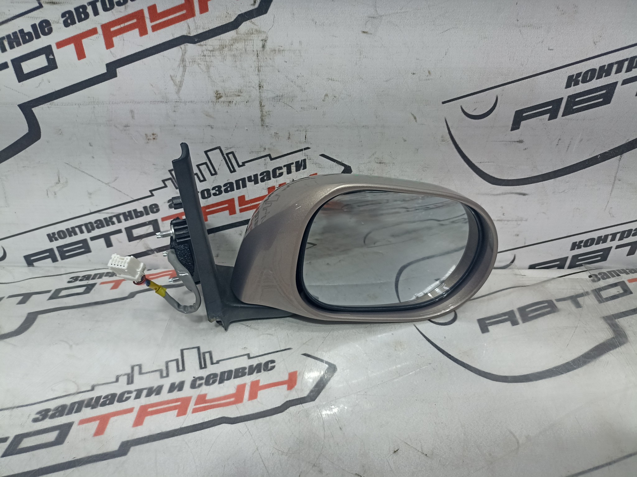 ЗЕРКАЛО NISSAN MARCH MICRA ПРАВОЕ 96301AX110 розовый, C41 KA9497
