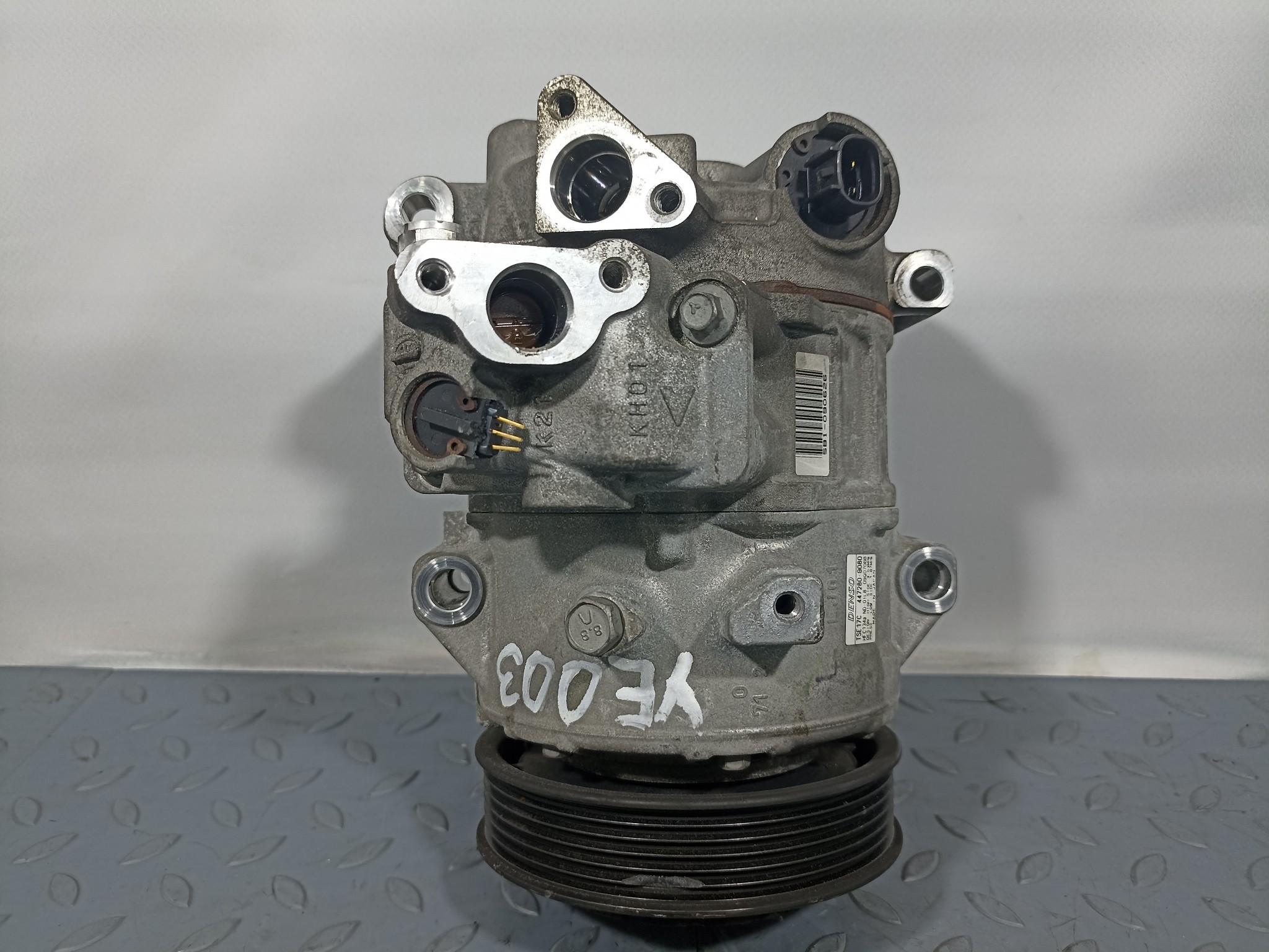 КОМПРЕССОР КОНДИЦИОНЕРА TOYOTA LEXUS 8831042334 YE003Z