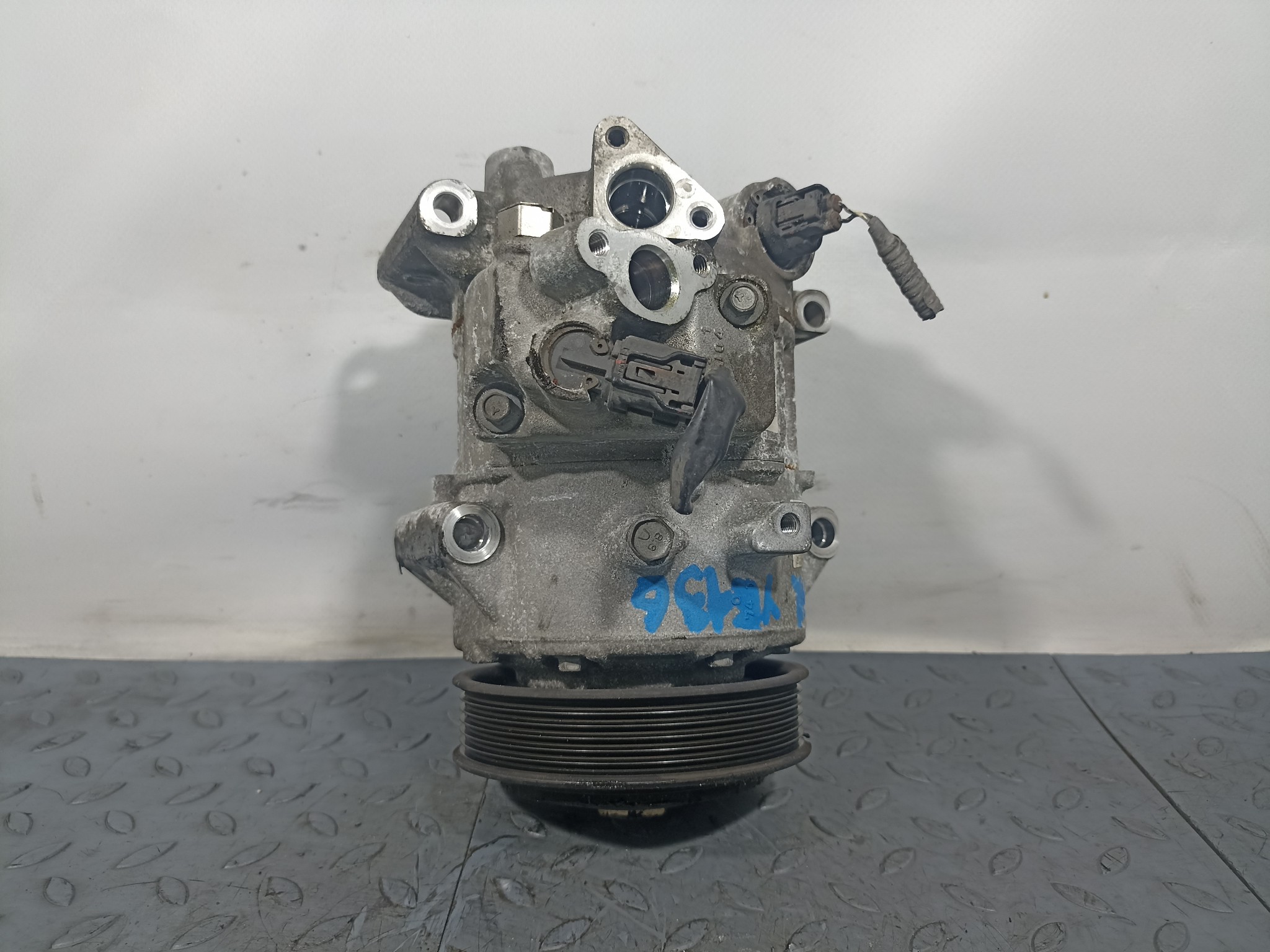 КОМПРЕССОР КОНДИЦИОНЕРА TOYOTA LEXUS 8831042334 YE136Z