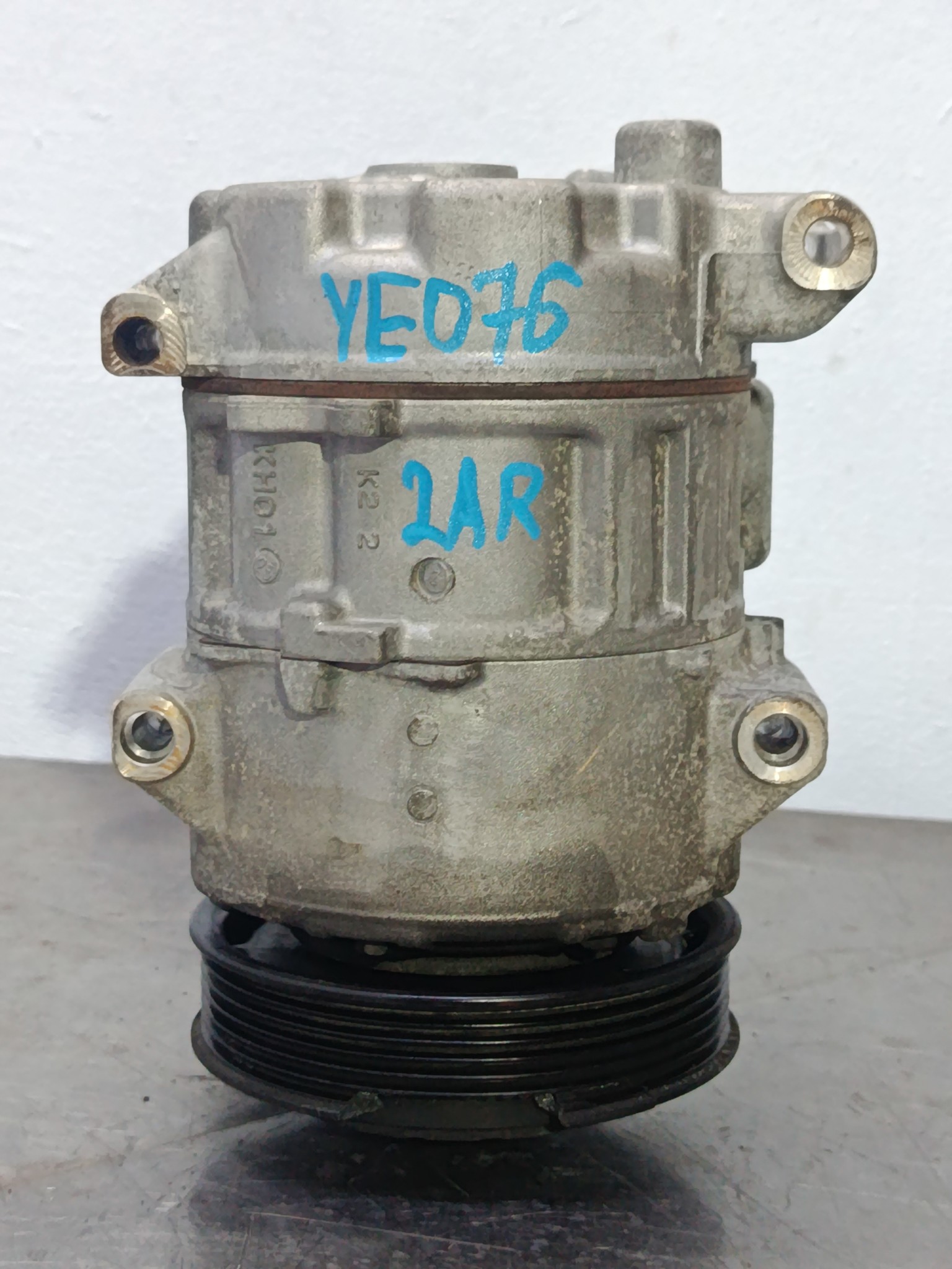 КОМПРЕССОР КОНДИЦИОНЕРА TOYOTA LEXUS 8831042334 YE076Z