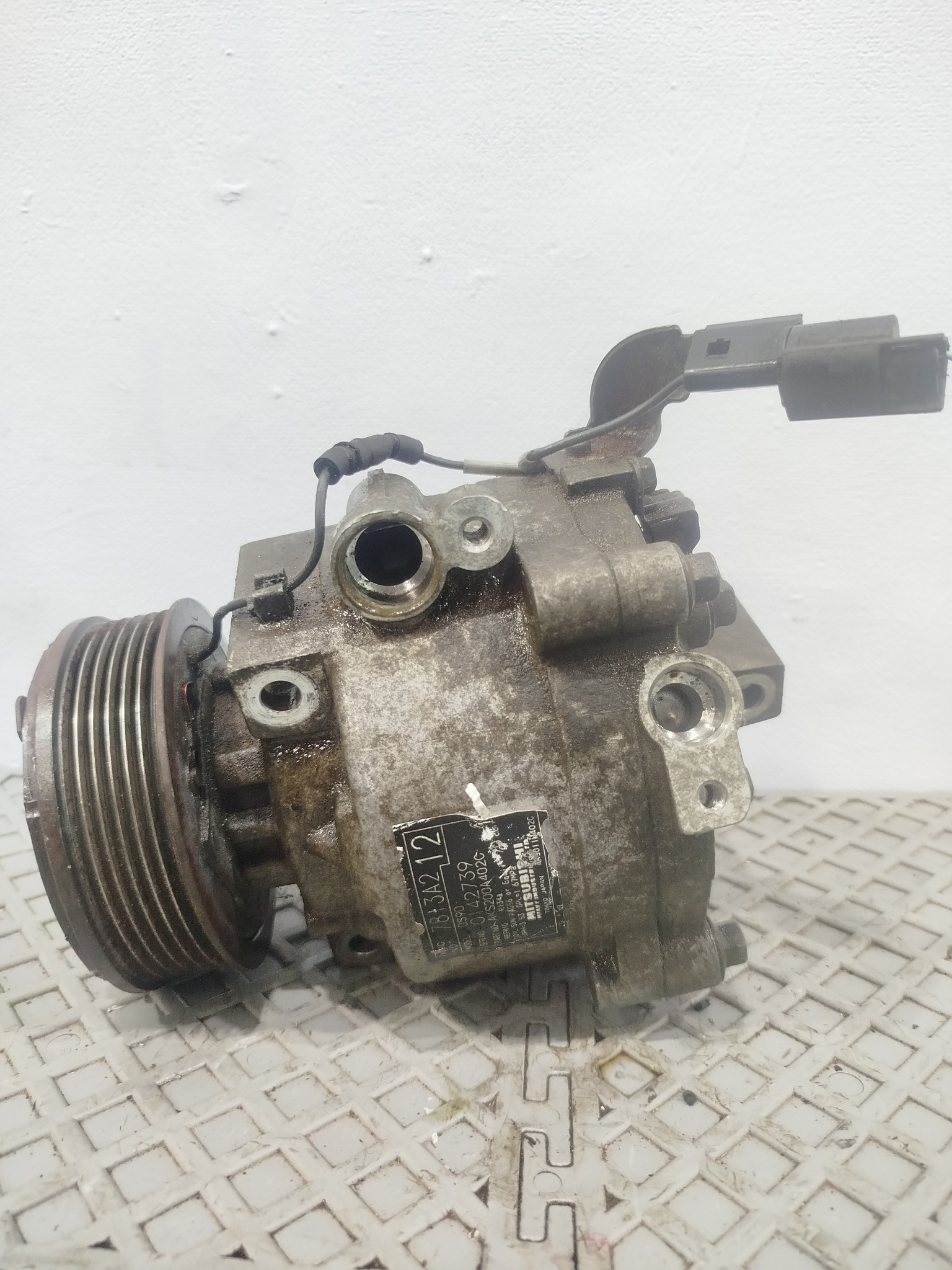 КОМПРЕССОР КОНДИЦИОНЕРА MITSUBISHI 7813A211  S3836Z