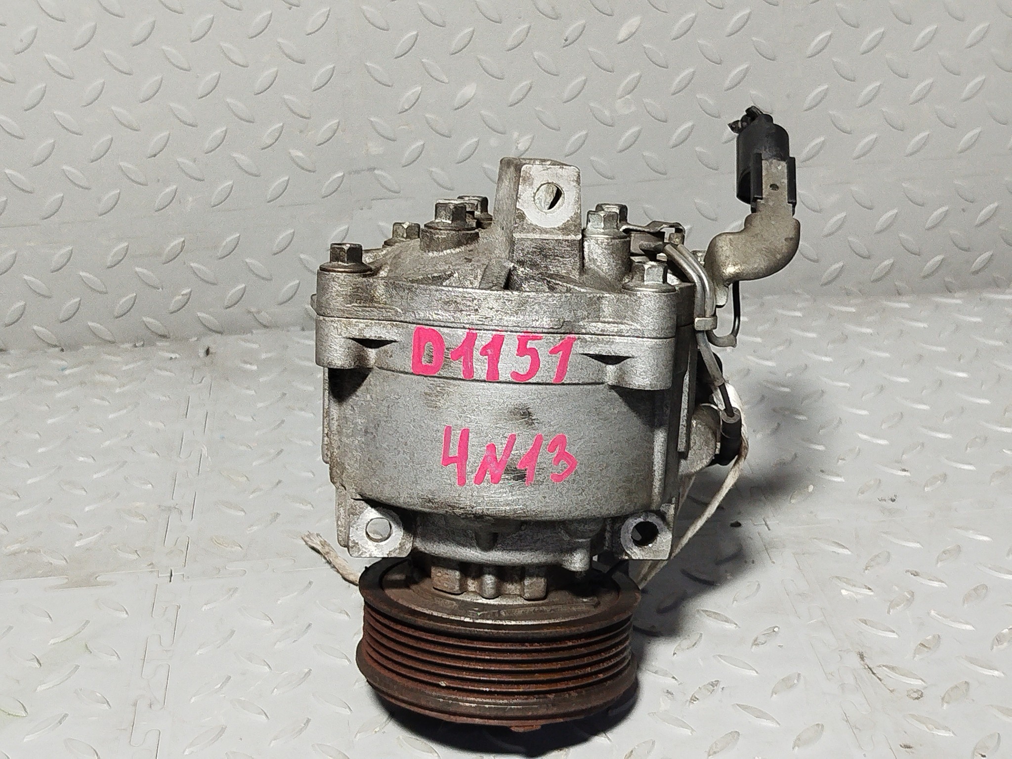 КОМПРЕССОР КОНДИЦИОНЕРА MITSUBISHI 7813A211  D1151