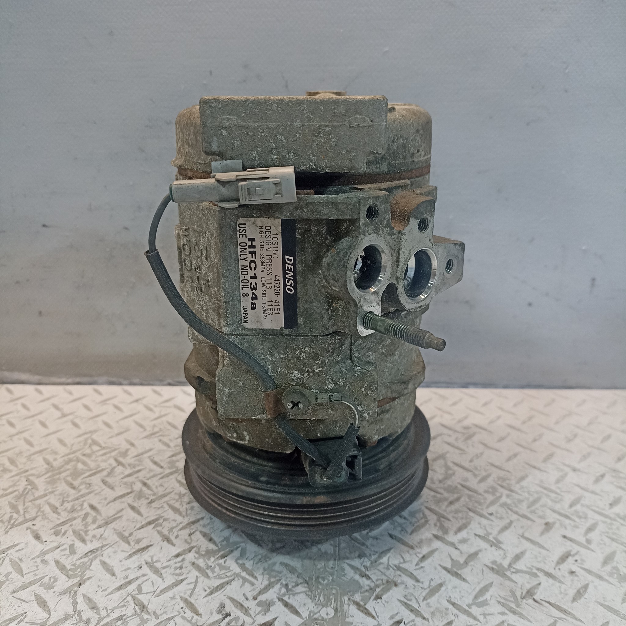 КОМПРЕССОР КОНДИЦИОНЕРА TOYOTA LEXUS 883202A090  D3047