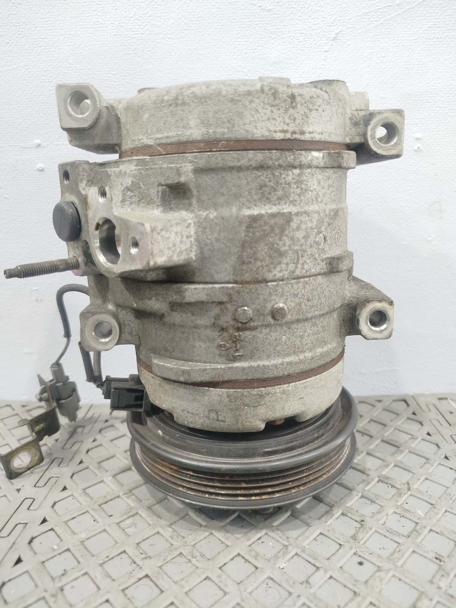 КОМПРЕССОР КОНДИЦИОНЕРА TOYOTA LEXUS 883202A090  U1143Z