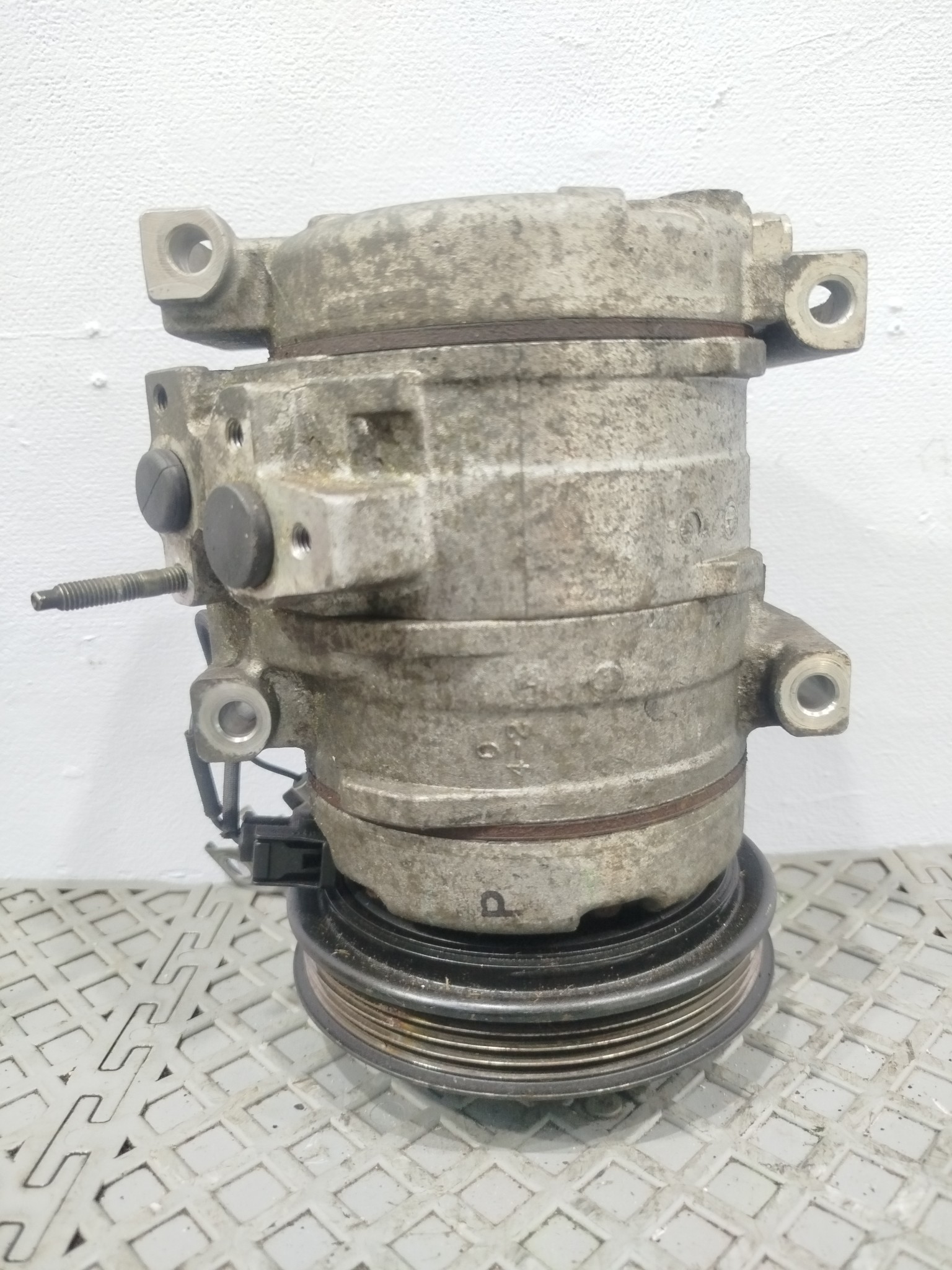 КОМПРЕССОР КОНДИЦИОНЕРА TOYOTA LEXUS 883202A090  D076