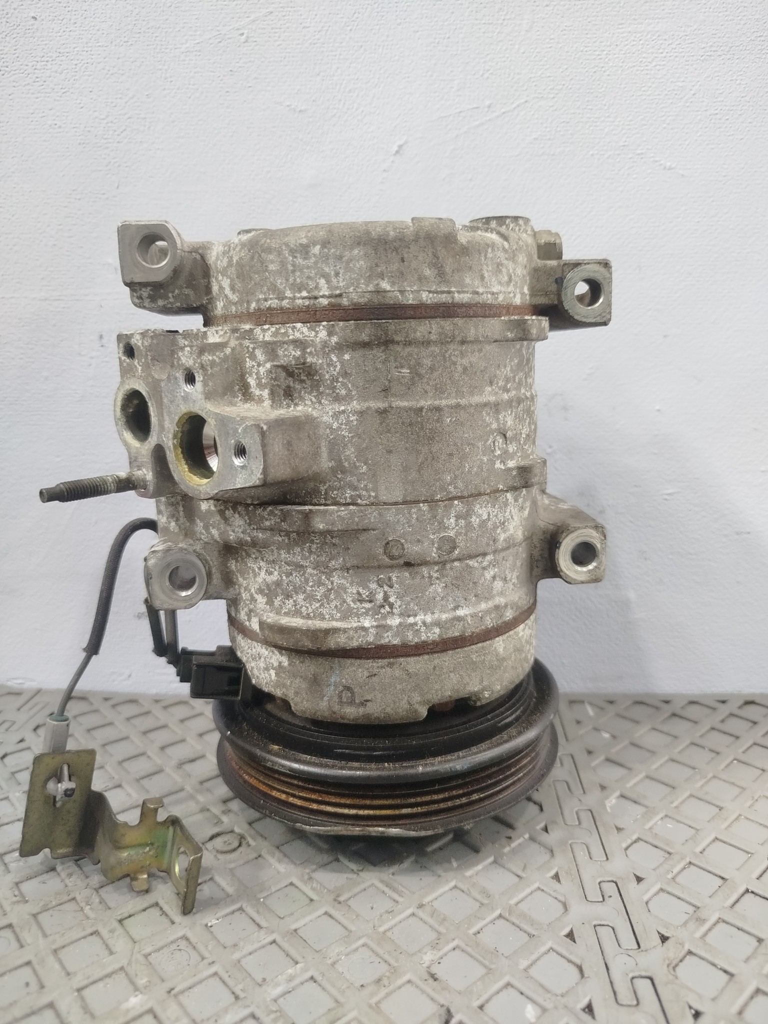 КОМПРЕССОР КОНДИЦИОНЕРА TOYOTA LEXUS 883202A090  FA404Z