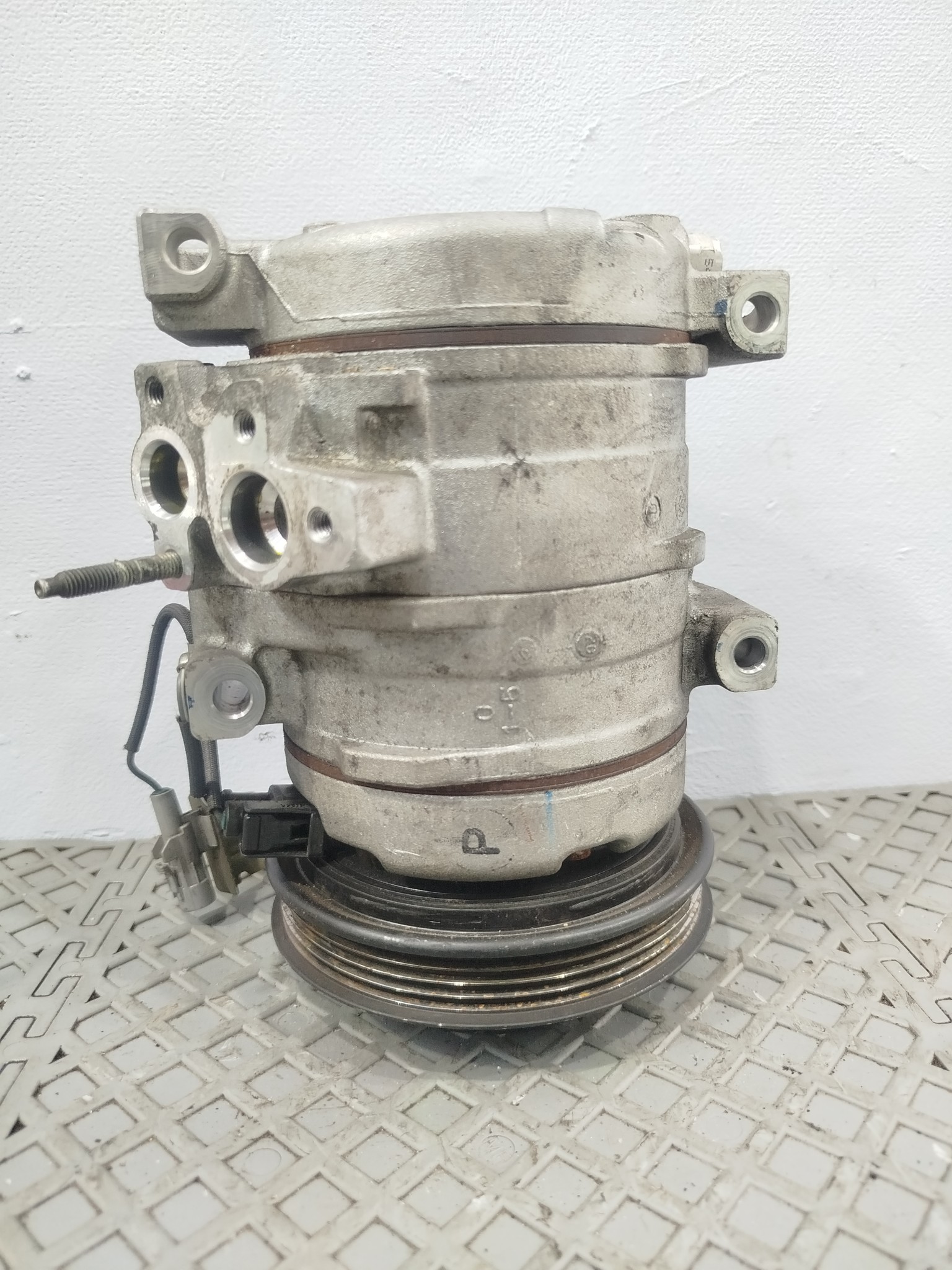 КОМПРЕССОР КОНДИЦИОНЕРА TOYOTA LEXUS 883202A090  U1069Z