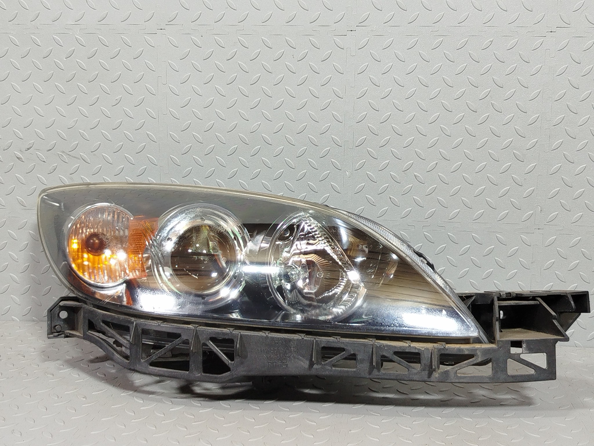 ФАРА MAZDA ПРАВАЯ B37E51031  S4134Z