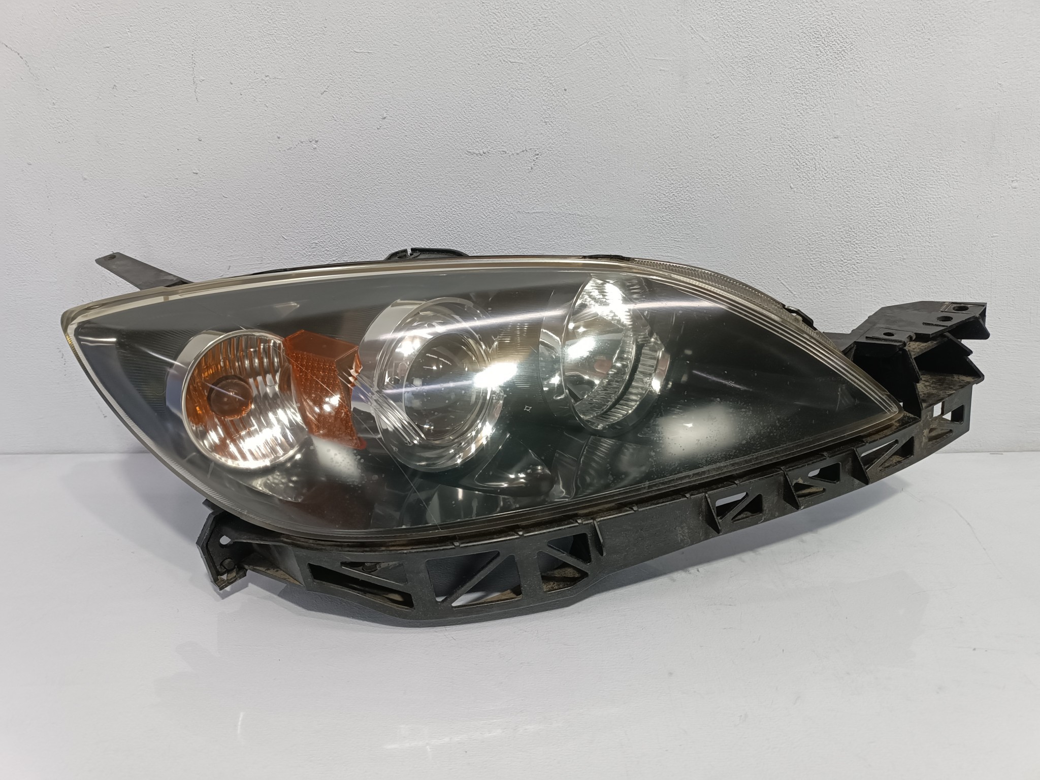 ФАРА MAZDA ПРАВАЯ B37E51031  S4283Z