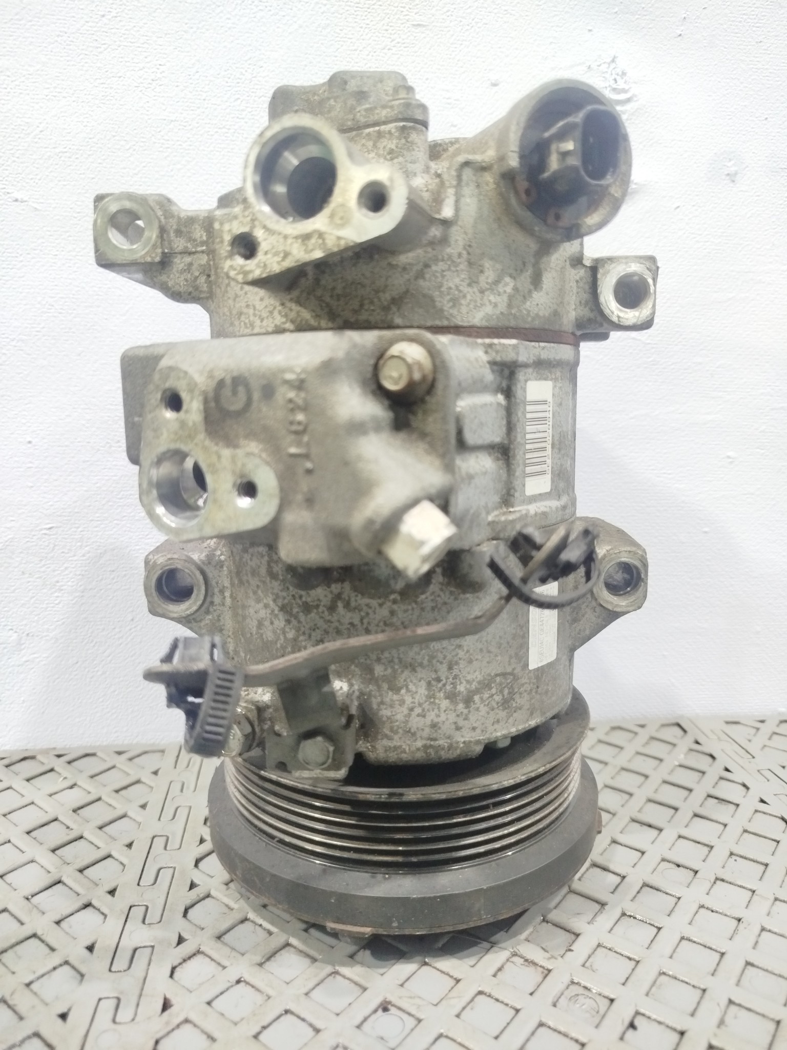 КОМПРЕССОР КОНДИЦИОНЕРА TOYOTA 883101A770 XE330Z