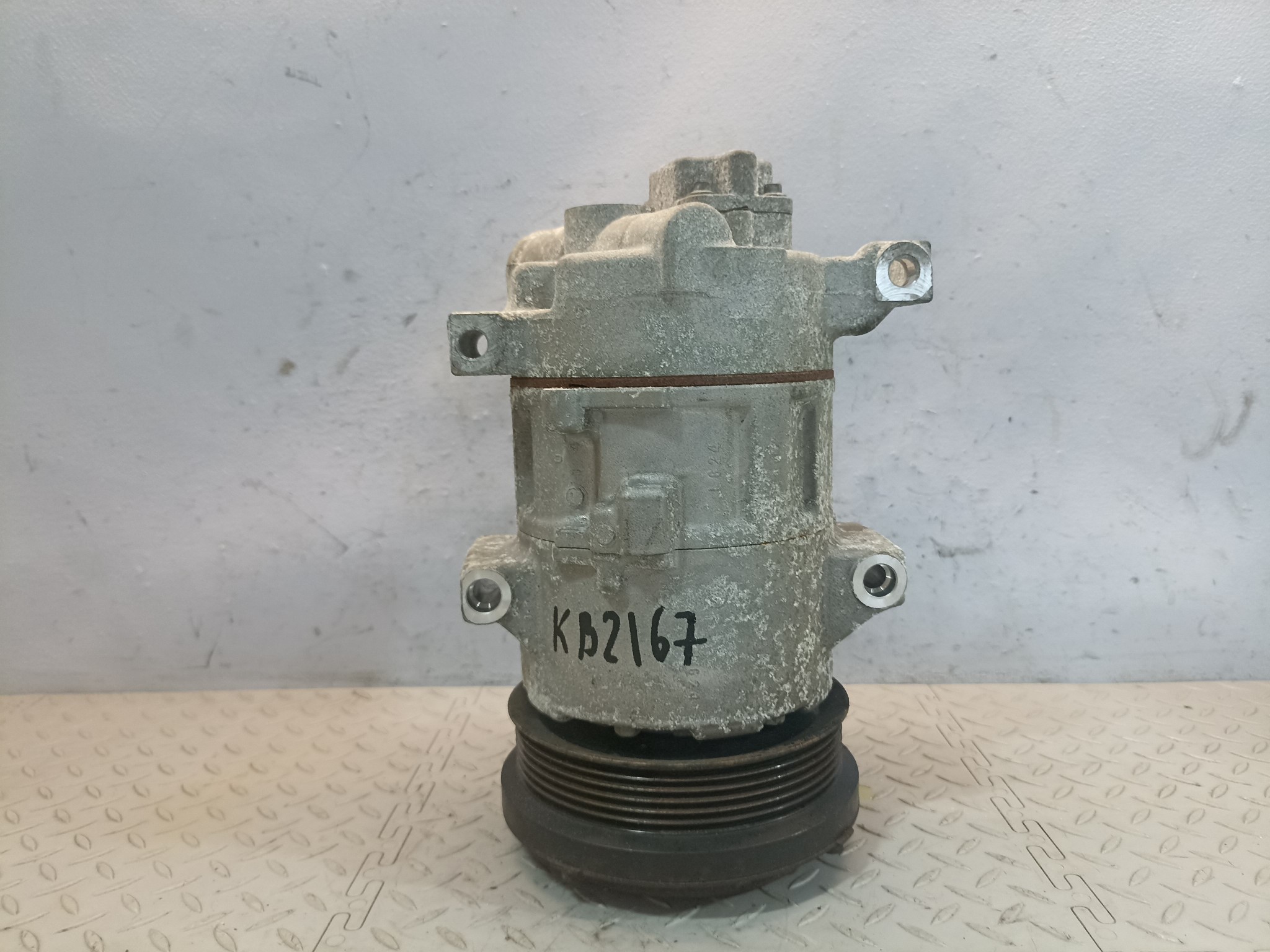 КОМПРЕССОР КОНДИЦИОНЕРА TOYOTA 883101A770 KB2167Z