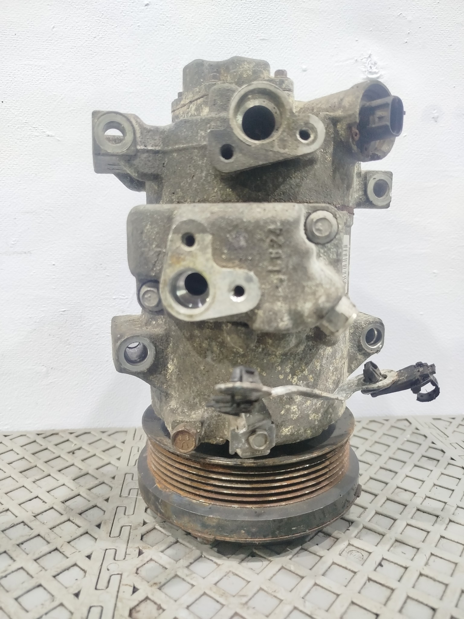 КОМПРЕССОР КОНДИЦИОНЕРА TOYOTA 883101A770 XA6954Z