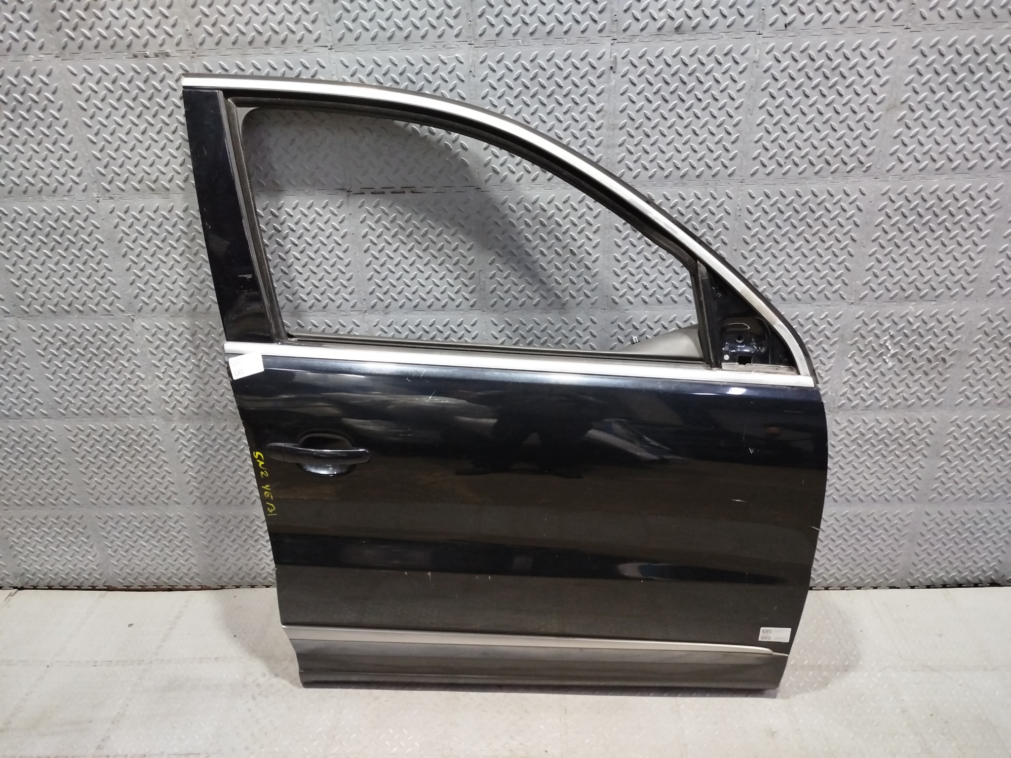 ДВЕРЬ VOLKSWAGEN TIGUAN 5N0831056B ПЕРЕДНЯЯ ПРАВАЯ черный, LC9X YE131