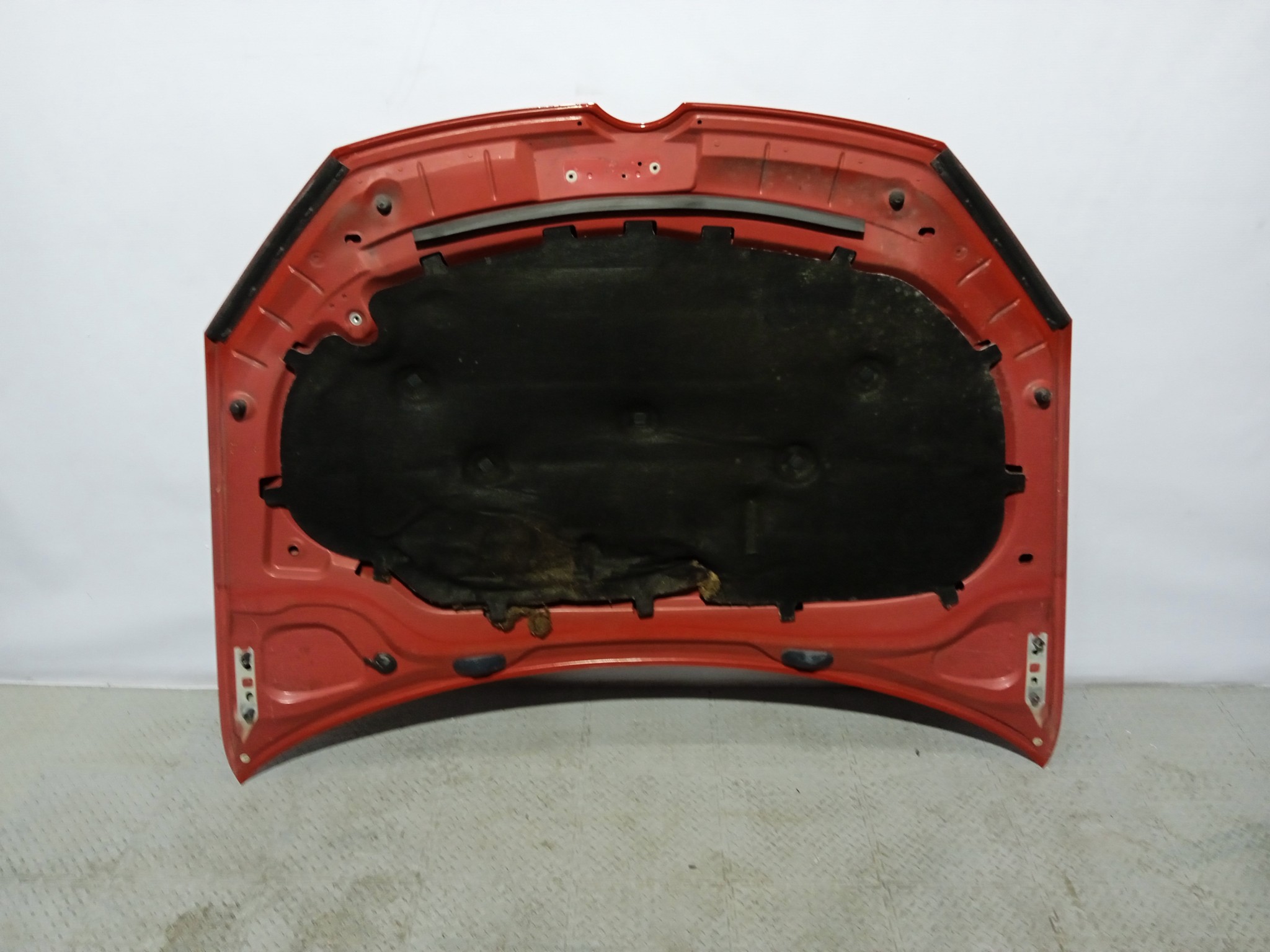 КАПОТ VOLKSWAGEN GOLF 5K0823031G красный, LY3D S4290