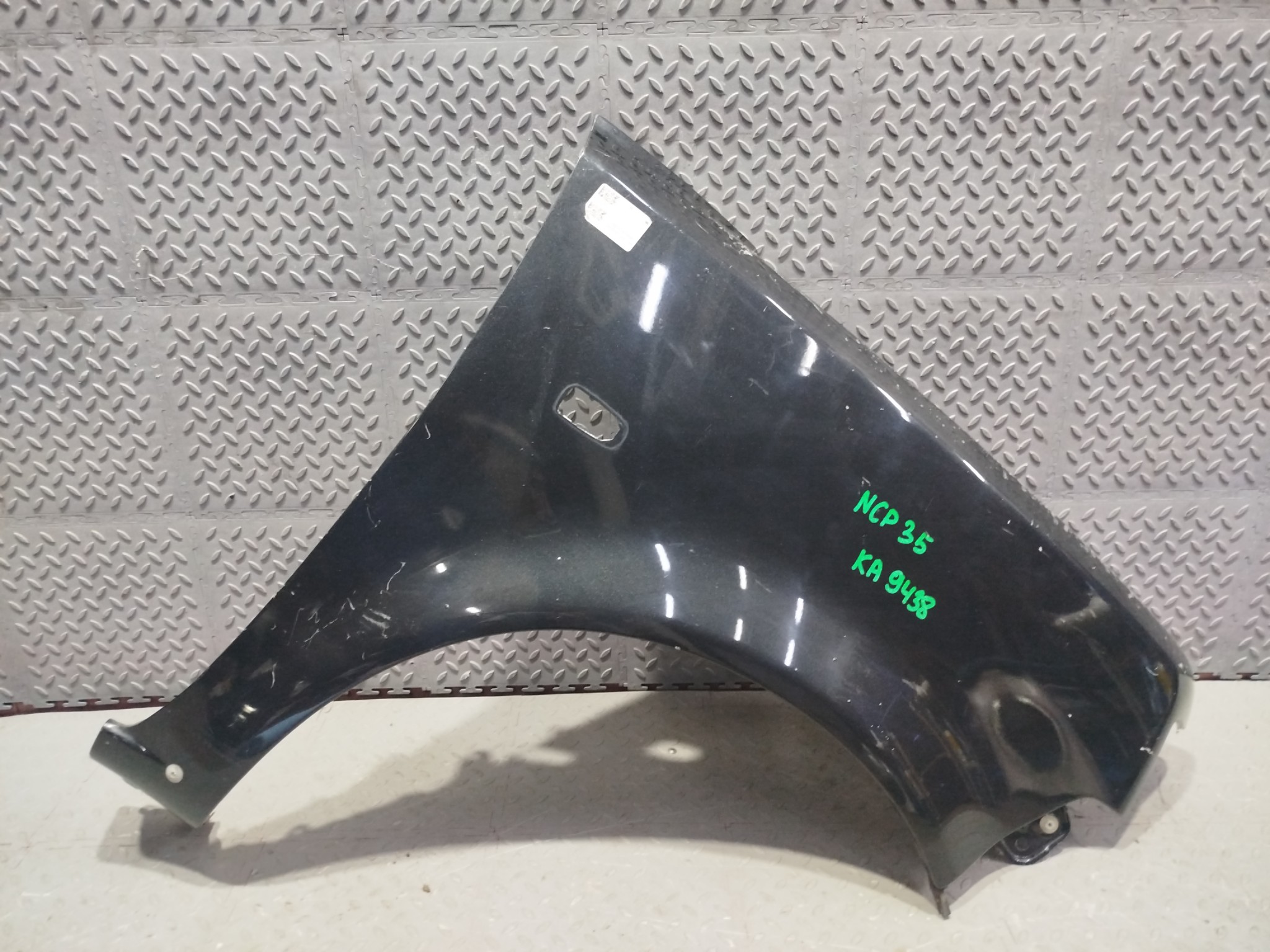 КРЫЛО TOYOTA SCION BB XB 5381152080 ПЕРЕДНЕЕ ПРАВОЕ  черный, 209 KA9438