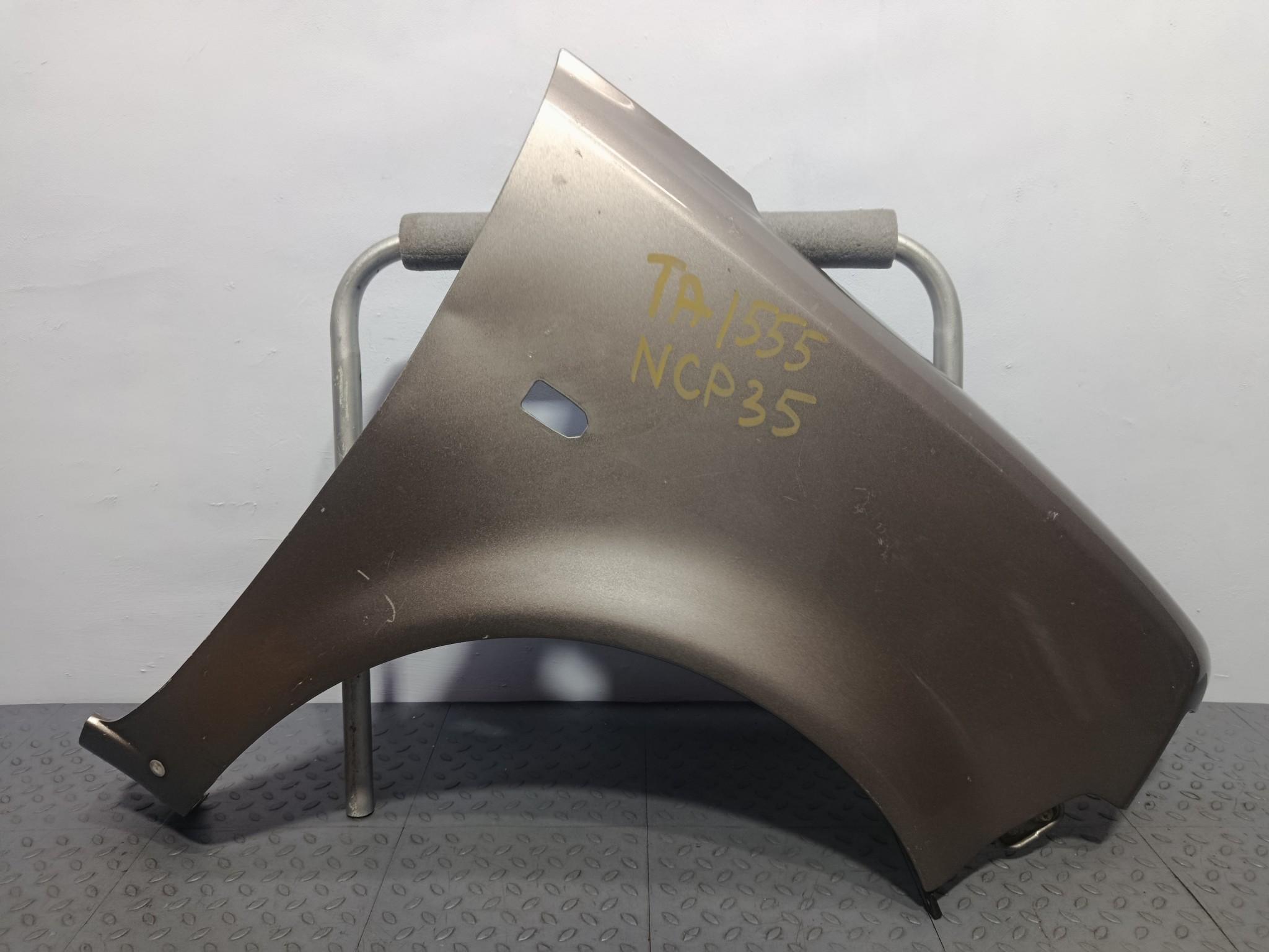 КРЫЛО TOYOTA SCION BB XB 5381152080 ПЕРЕДНЕЕ ПРАВОЕ  серый, 1D2 TA1555