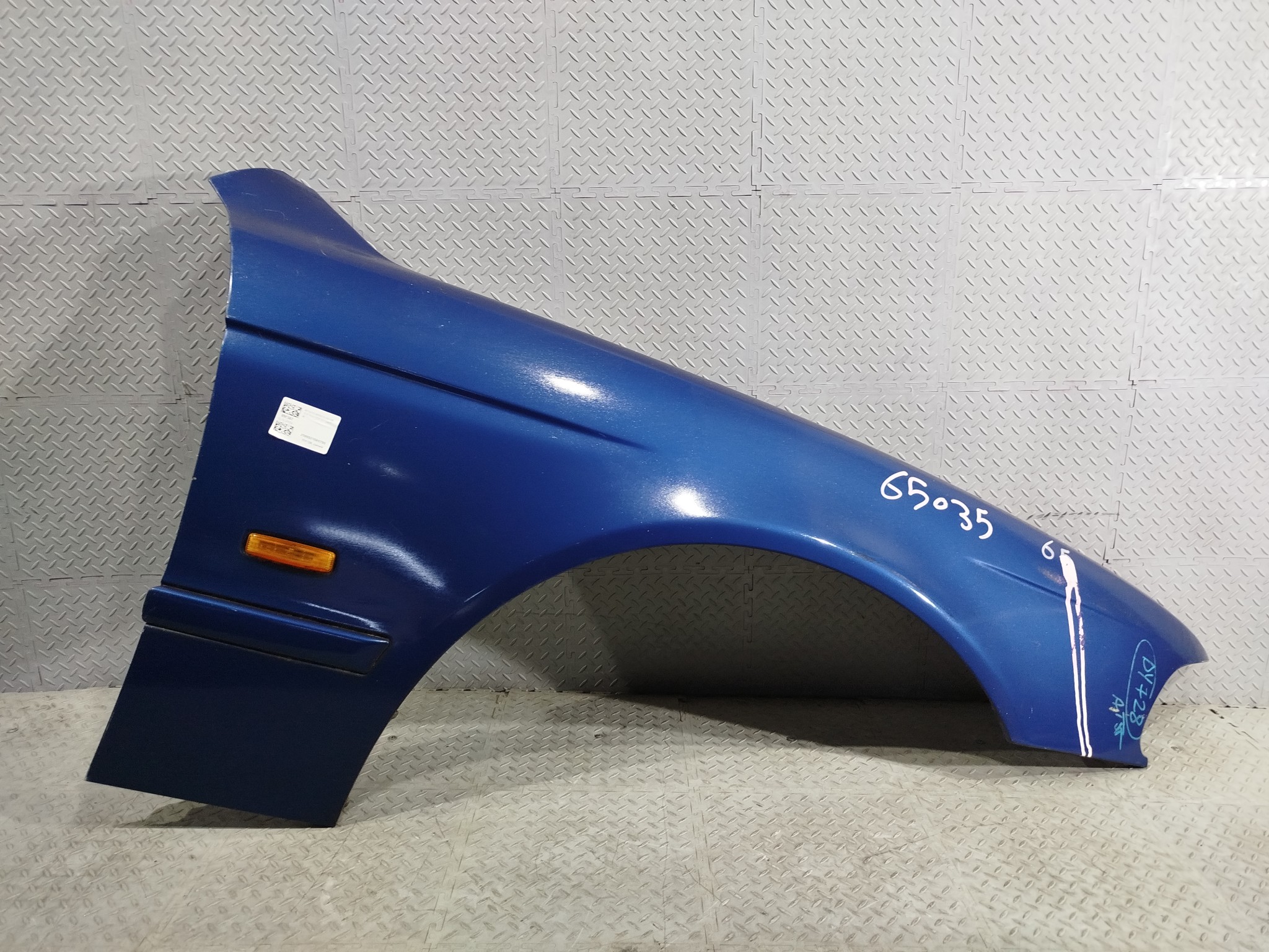 КРЫЛО BMW 5-SERIES 41358162134 ПЕРЕДНЕЕ ПРАВОЕ синий DY728