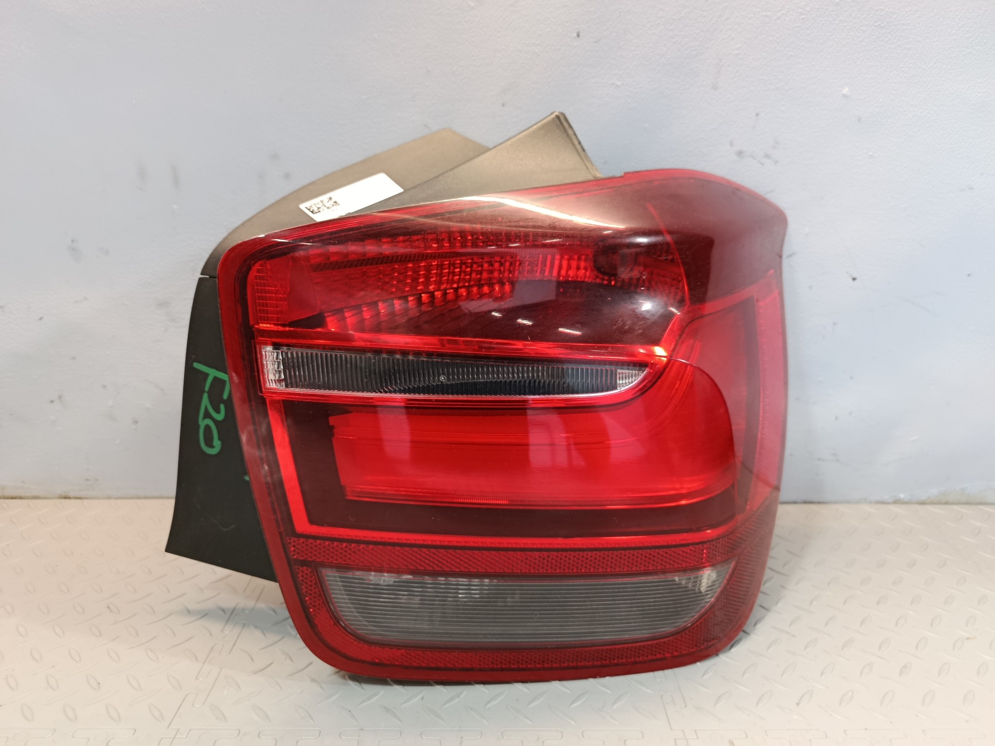 ФОНАРЬ BMW ПРАВЫЙ 63217241544 S4364