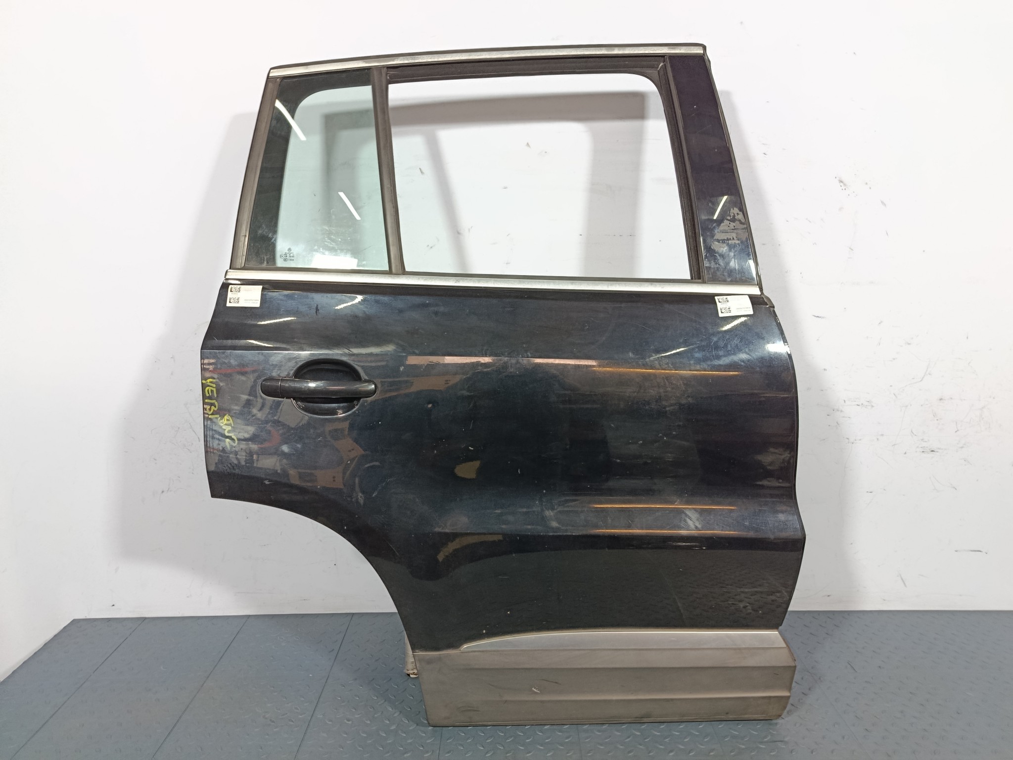 ДВЕРЬ VOLKSWAGEN TIGUAN 5N0833056A ЗАДНЯЯ ПРАВАЯ черный, LC9X YE131