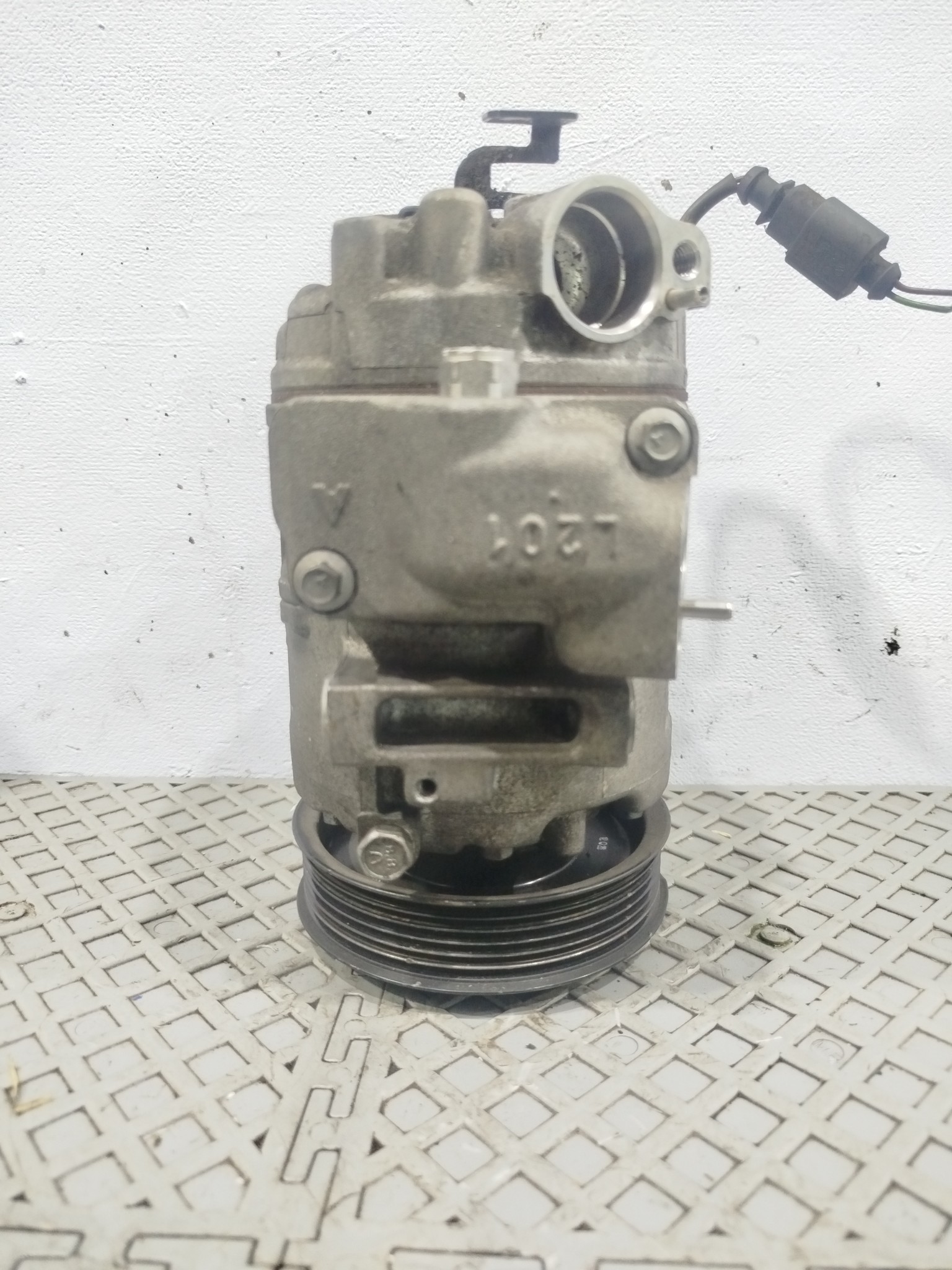 КОМПРЕССОР КОНДИЦИОНЕРА AUDI VOLKSWAGEN SEAT SKODA 6Q0820808D DY1062Z