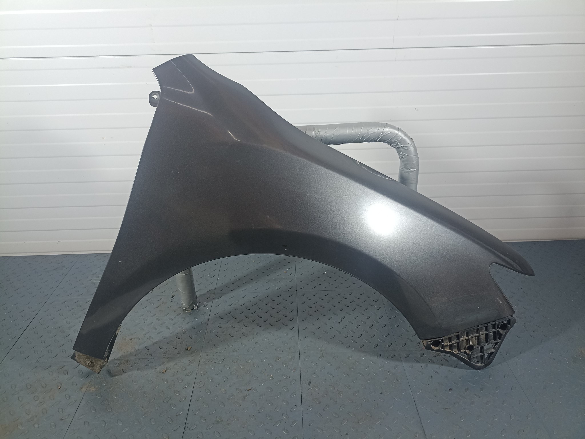 КРЫЛО TOYOTA DAIHATSU ALTIS CAMRY 5381133210 ПЕРЕДНЕЕ ПРАВОЕ темно-серый, 1G3 YE118