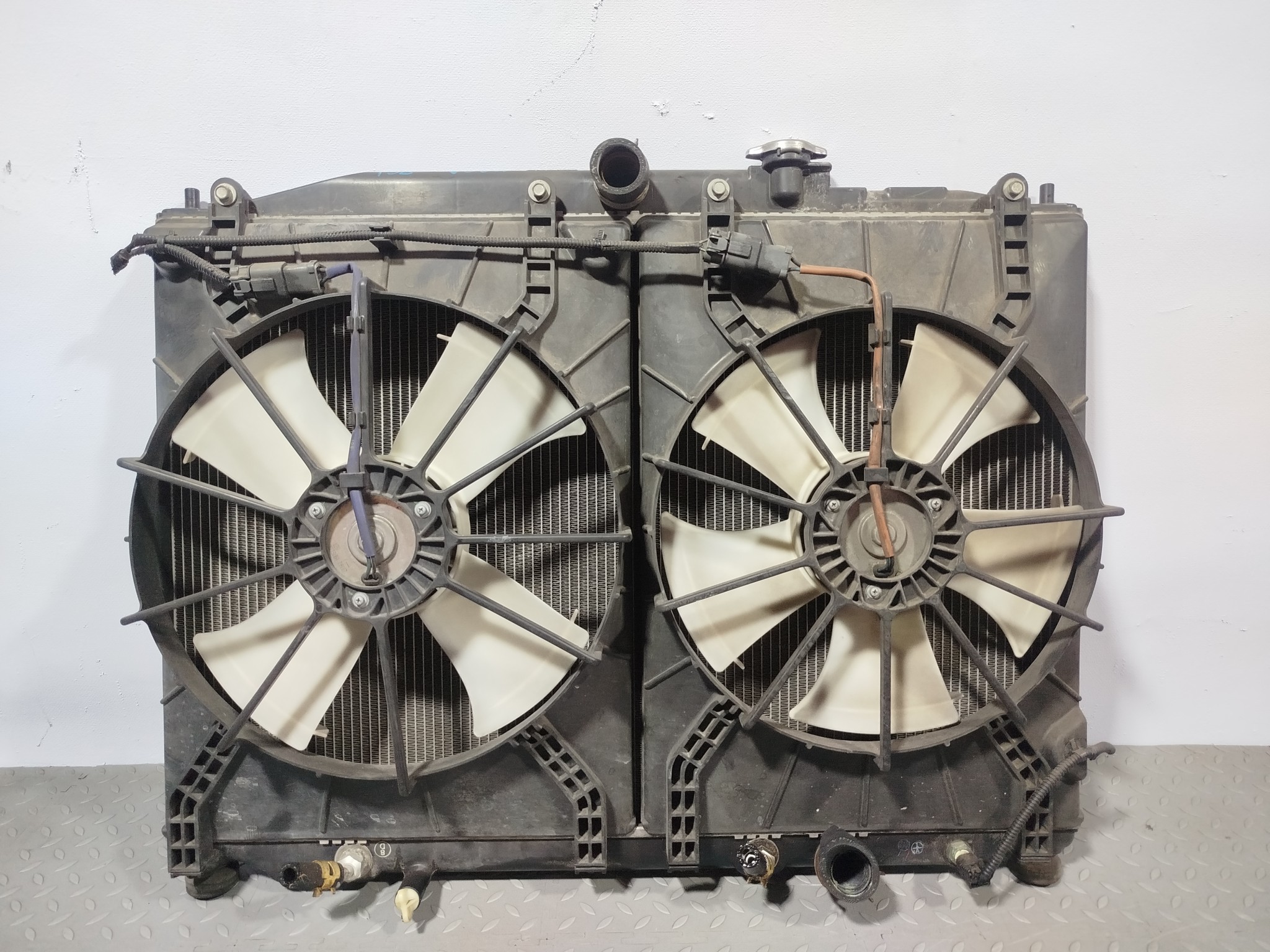 РАДИАТОР ДВИГАТЕЛЯ HONDA 19010RTA004  GA911