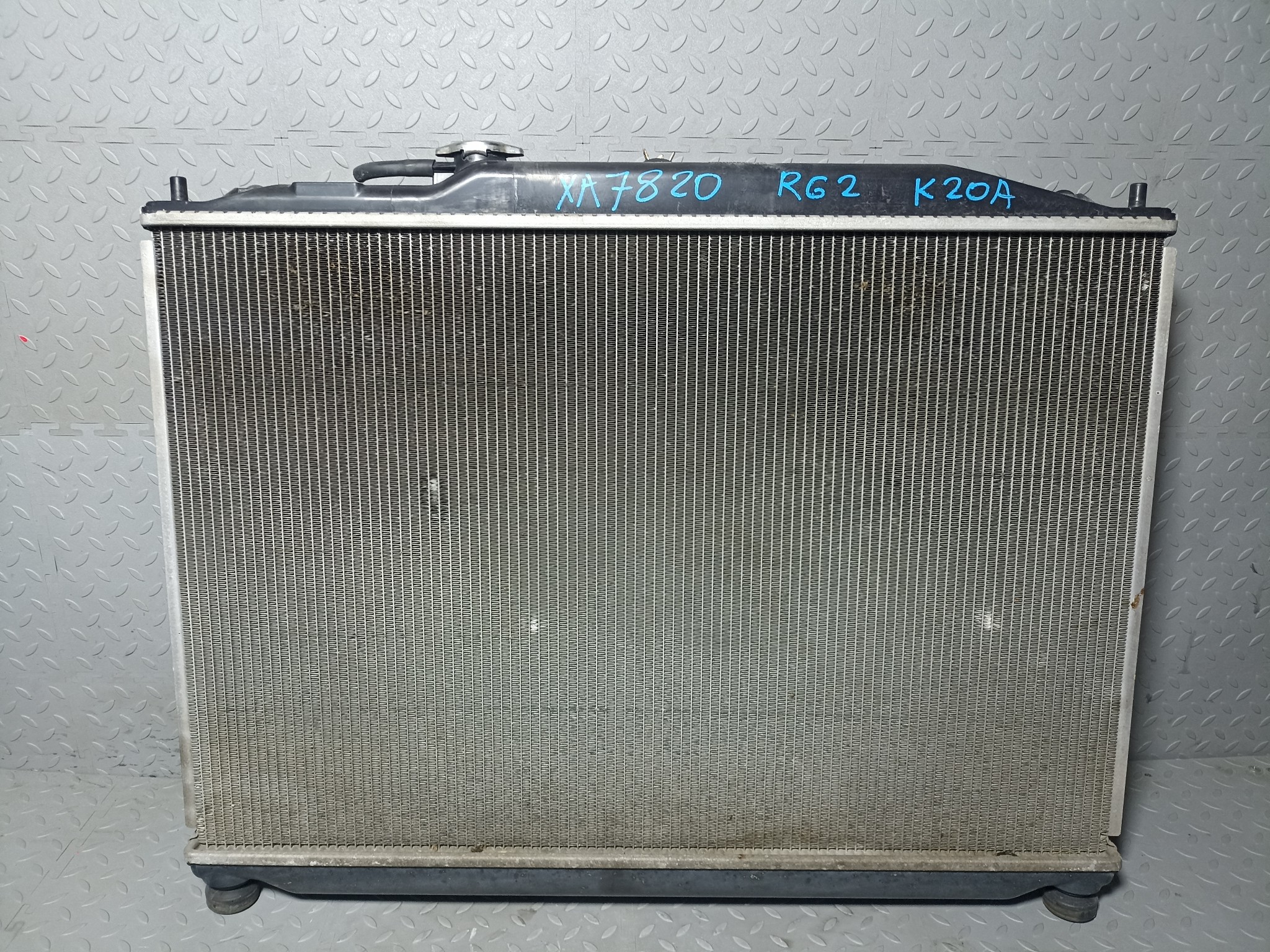 РАДИАТОР ДВИГАТЕЛЯ HONDA 19010RTA004  XA7820