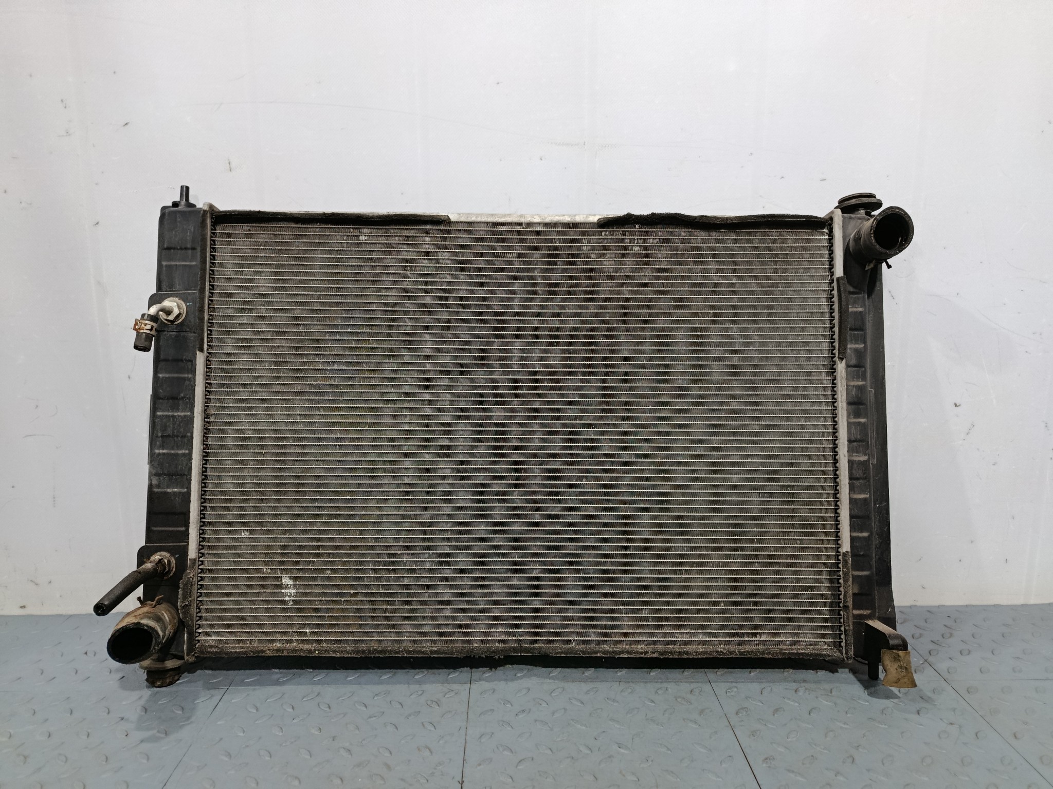 РАДИАТОР ДВИГАТЕЛЯ NISSAN 214601AM0A  TA1498ZZ