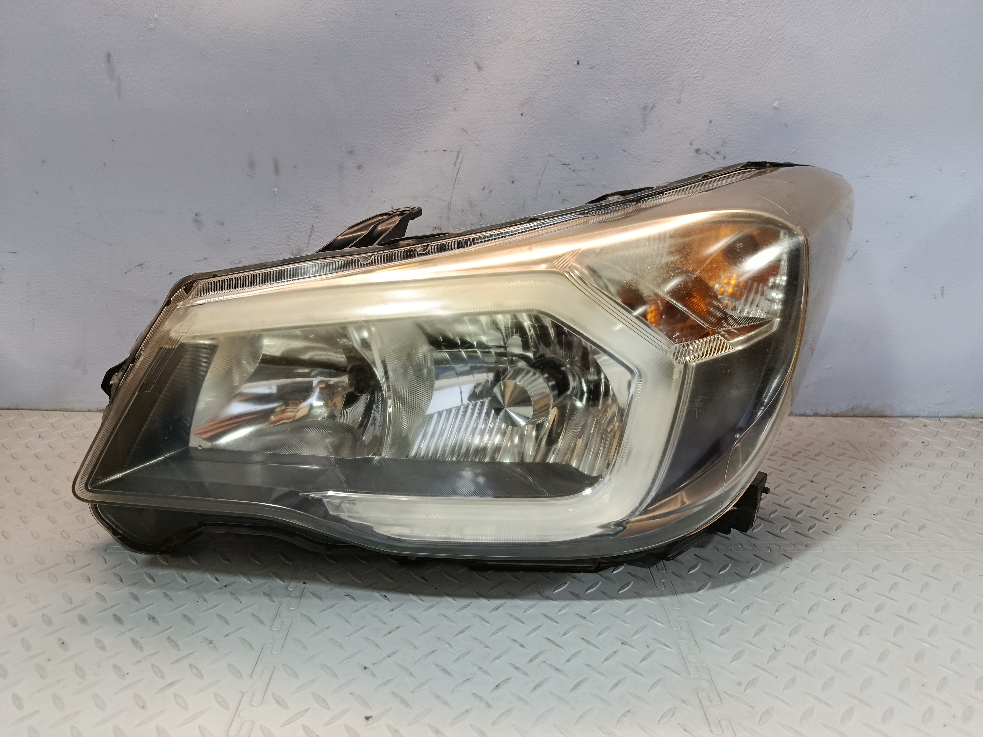 ФАРА SUBARU ЛЕВАЯ 84002SG010  FA646Z