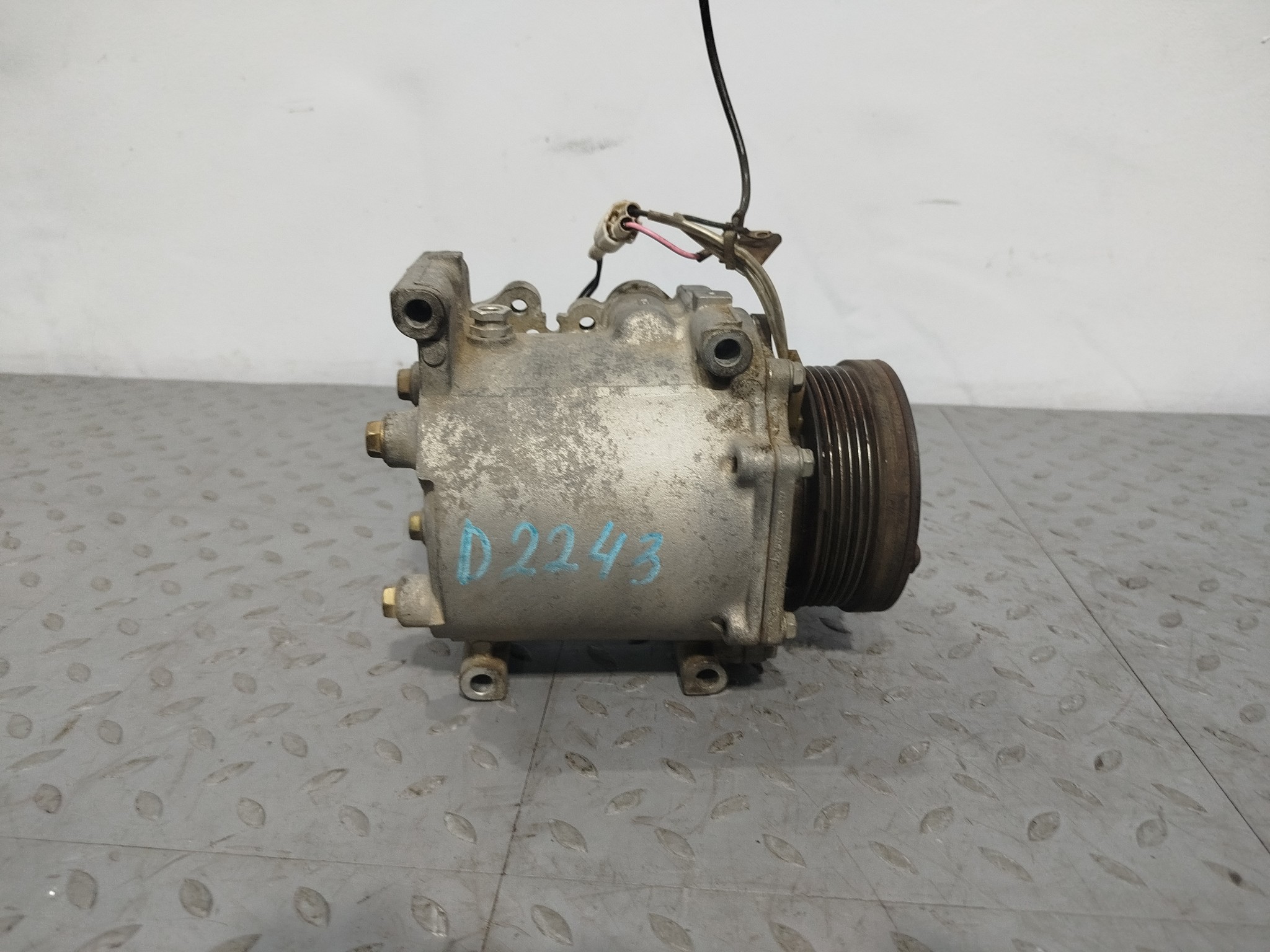 КОМПРЕССОР КОНДИЦИОНЕРА MITSUBISHI MR958135 D2243
