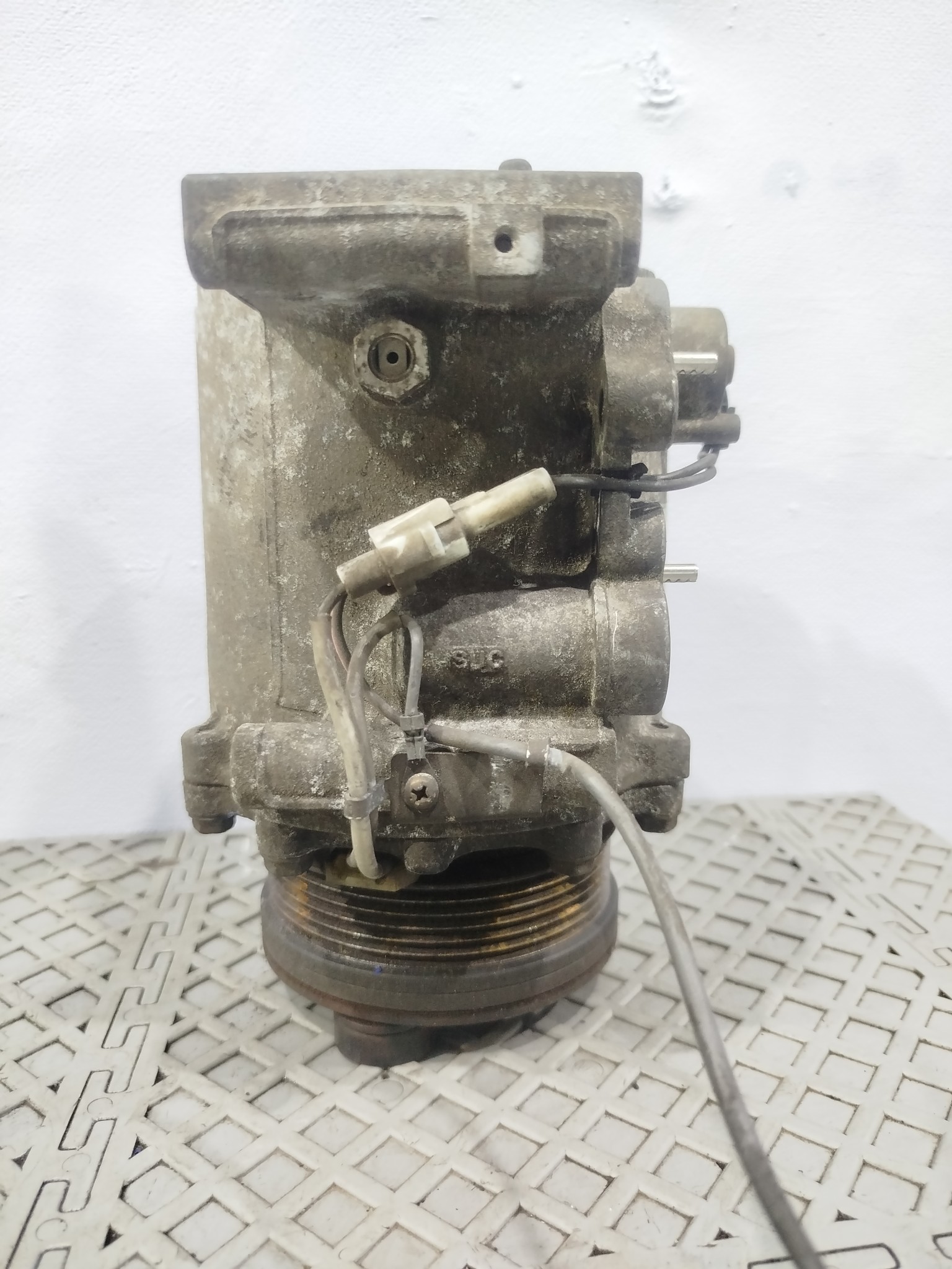 КОМПРЕССОР КОНДИЦИОНЕРА MITSUBISHI MR958135 S4051Z