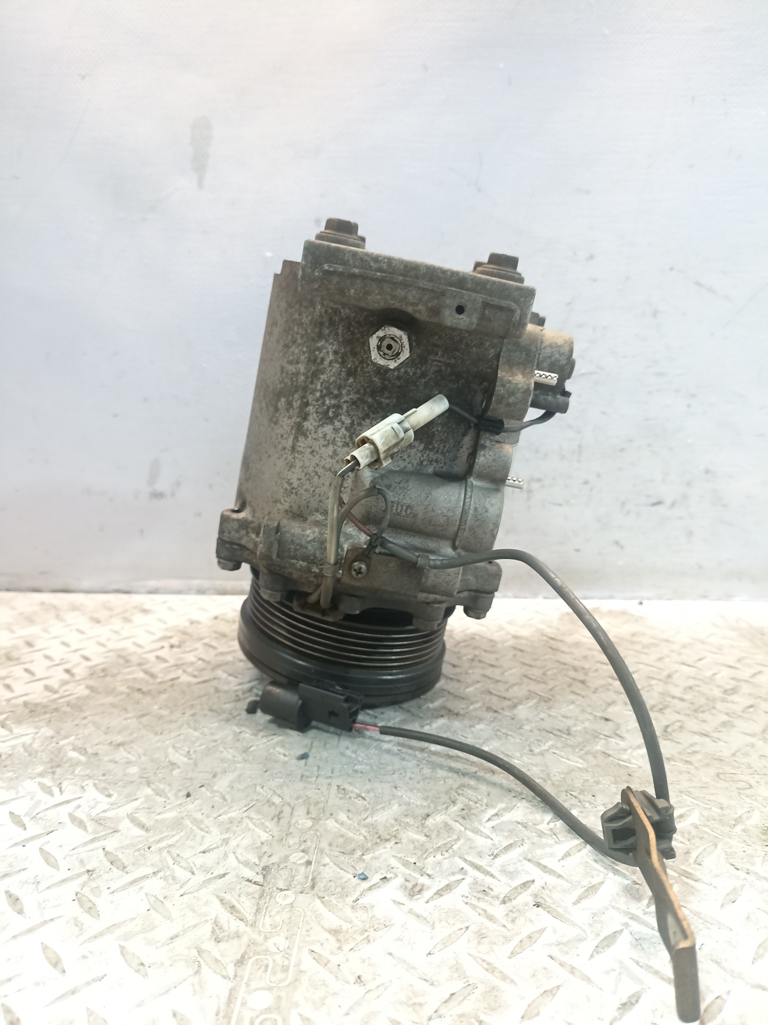 КОМПРЕССОР КОНДИЦИОНЕРА MITSUBISHI MR958135 D3193