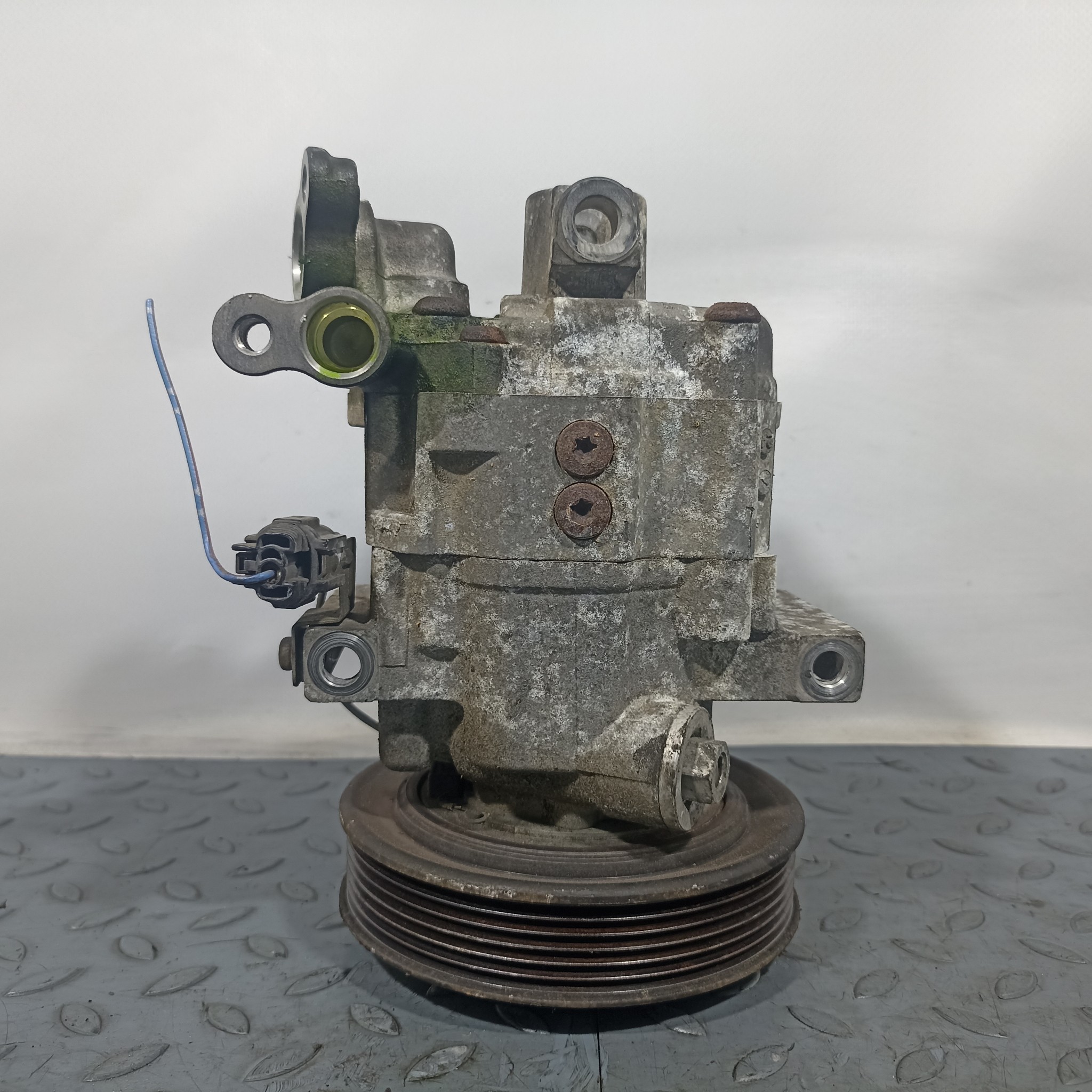 КОМПРЕССОР КОНДИЦИОНЕРА NISSAN MAZDA 1N0261450 S4427Z