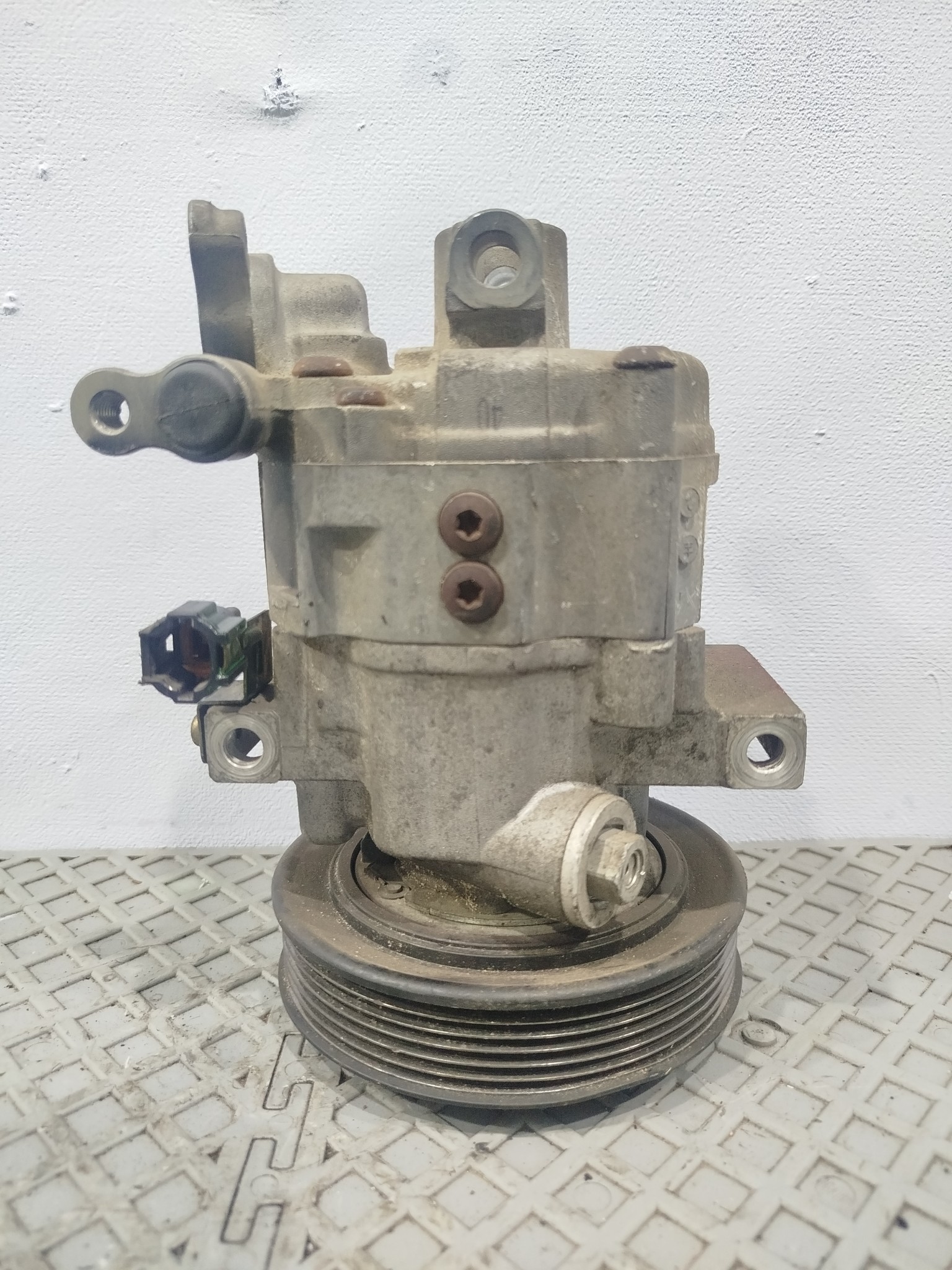 КОМПРЕССОР КОНДИЦИОНЕРА NISSAN MAZDA 1N0261450 S3423Z