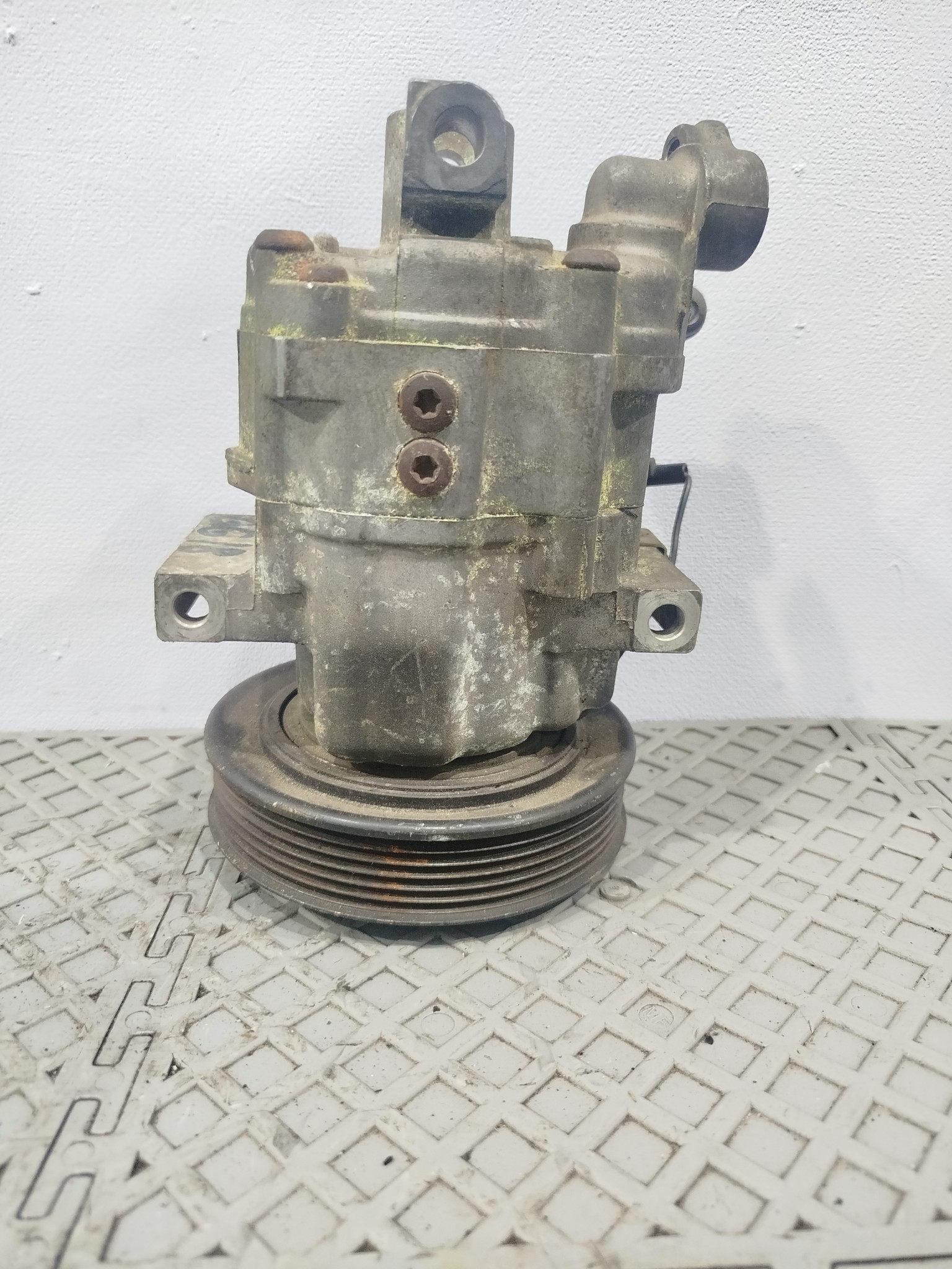 КОМПРЕССОР КОНДИЦИОНЕРА NISSAN MAZDA 1N0261450 D088