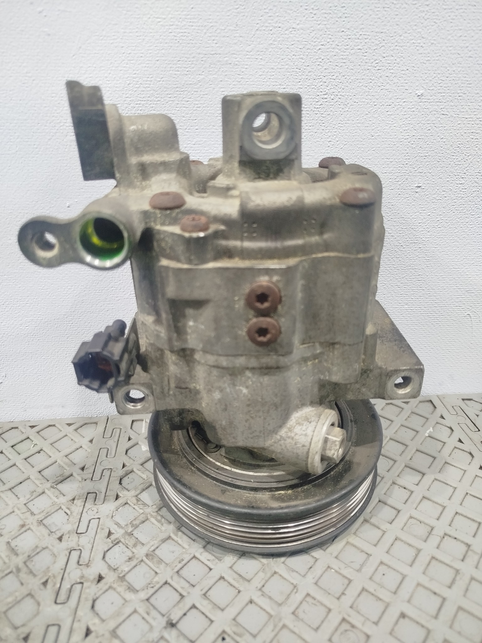 КОМПРЕССОР КОНДИЦИОНЕРА NISSAN MAZDA 1N0261450 D087