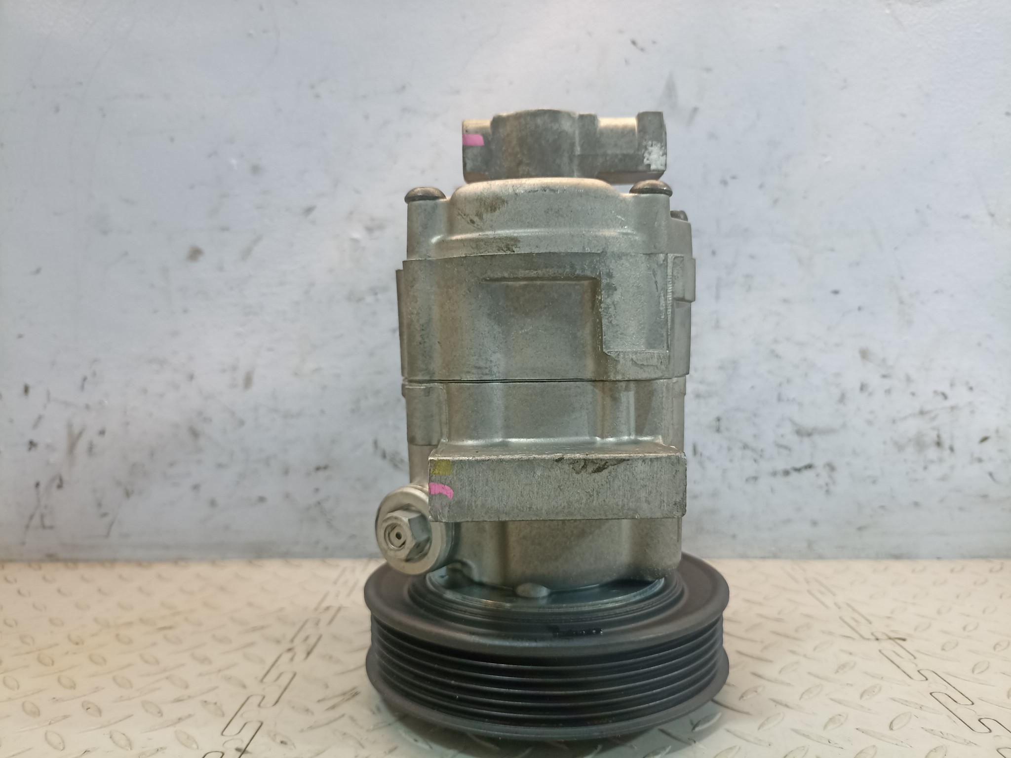 КОМПРЕССОР КОНДИЦИОНЕРА NISSAN MAZDA 1N0261450 KE854Z