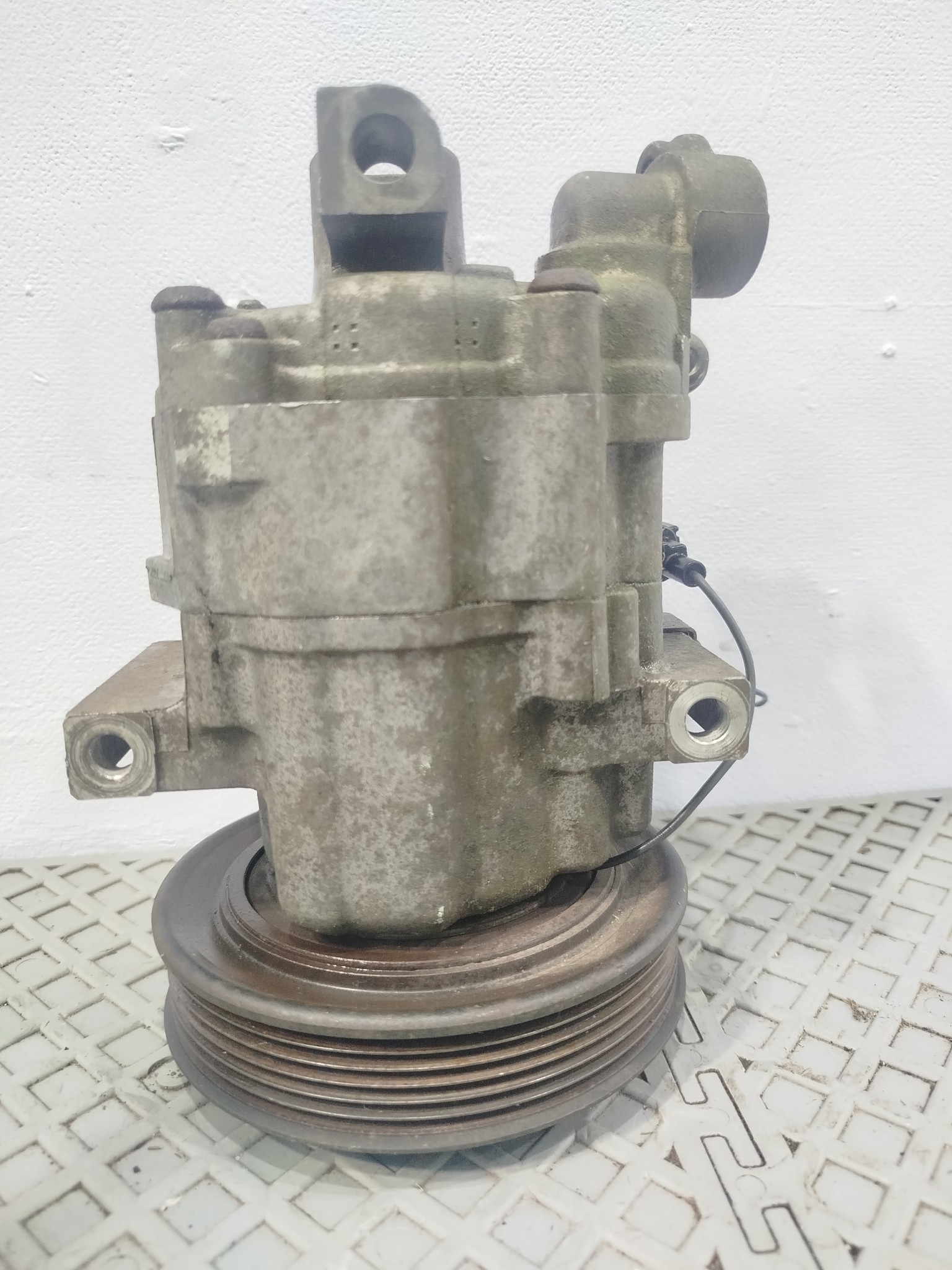 КОМПРЕССОР КОНДИЦИОНЕРА NISSAN MAZDA 1N0261450 D092